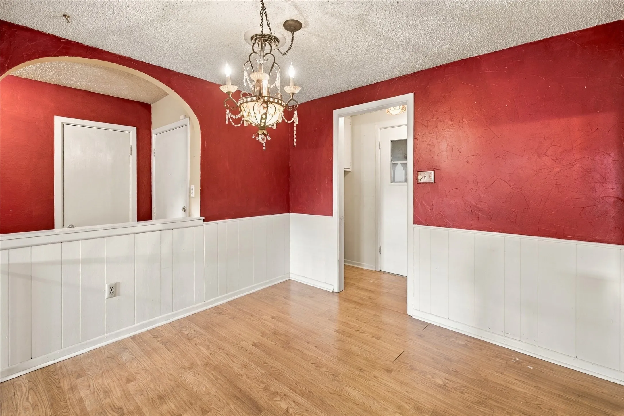 Single Family Residence For Sale in Taylor County , 2119 Minter, Abilene, Texas 79603, 3 Bedroom, 2 Bathroom, 2 Garage spaces, 1,520 Sqft, built in 1972, mls#21344630, Real Estate Agent in Abilene, Homes For Sale in Taylor county, Homes For Sale in Abilene, Realtor in Abilene Texas, Real Estate Brokerage Independent Realty Texas, Luminita Cordes Realtor
