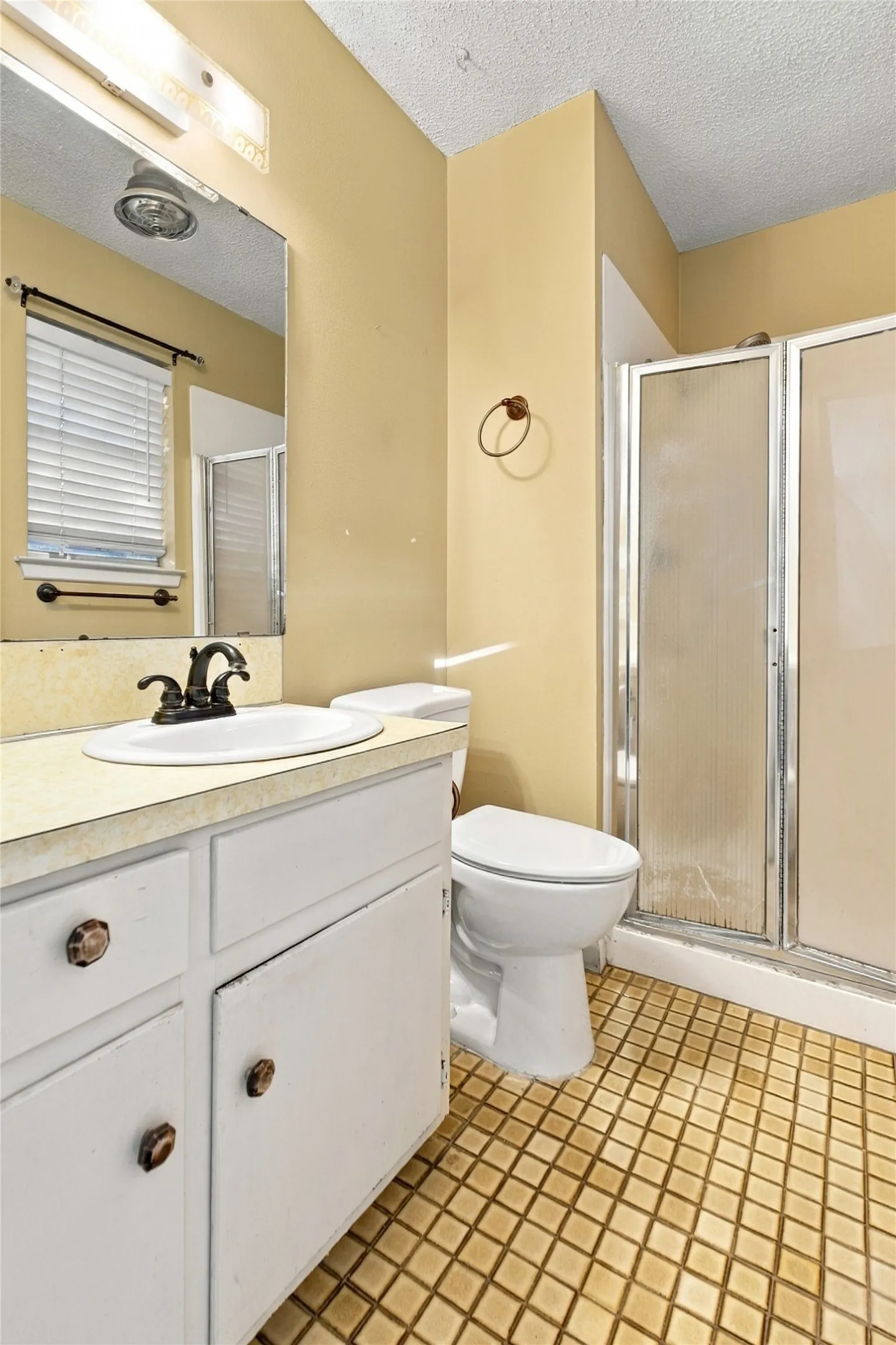 Single Family Residence For Sale in Taylor County , 2119 Minter, Abilene, Texas 79603, 3 Bedroom, 2 Bathroom, 2 Garage spaces, 1,520 Sqft, built in 1972, mls#21344630, Real Estate Agent in Abilene, Homes For Sale in Taylor county, Homes For Sale in Abilene, Realtor in Abilene Texas, Real Estate Brokerage Independent Realty Texas, Luminita Cordes Realtor