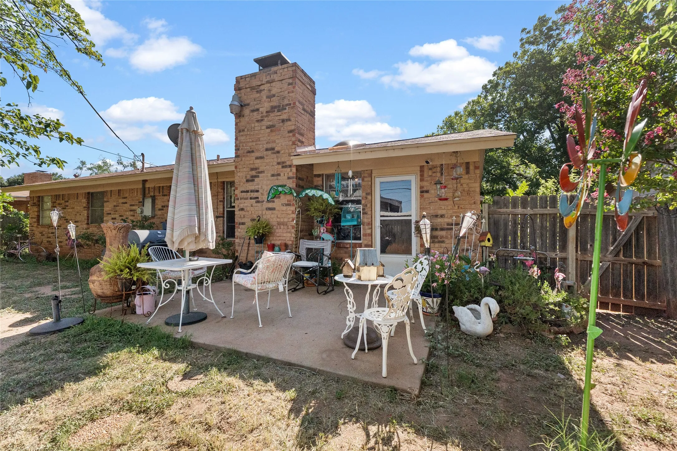 Single Family Residence For Sale in Taylor County , 2119 Minter, Abilene, Texas 79603, 3 Bedroom, 2 Bathroom, 2 Garage spaces, 1,520 Sqft, built in 1972, mls#21344630, Real Estate Agent in Abilene, Homes For Sale in Taylor county, Homes For Sale in Abilene, Realtor in Abilene Texas, Real Estate Brokerage Independent Realty Texas, Luminita Cordes Realtor