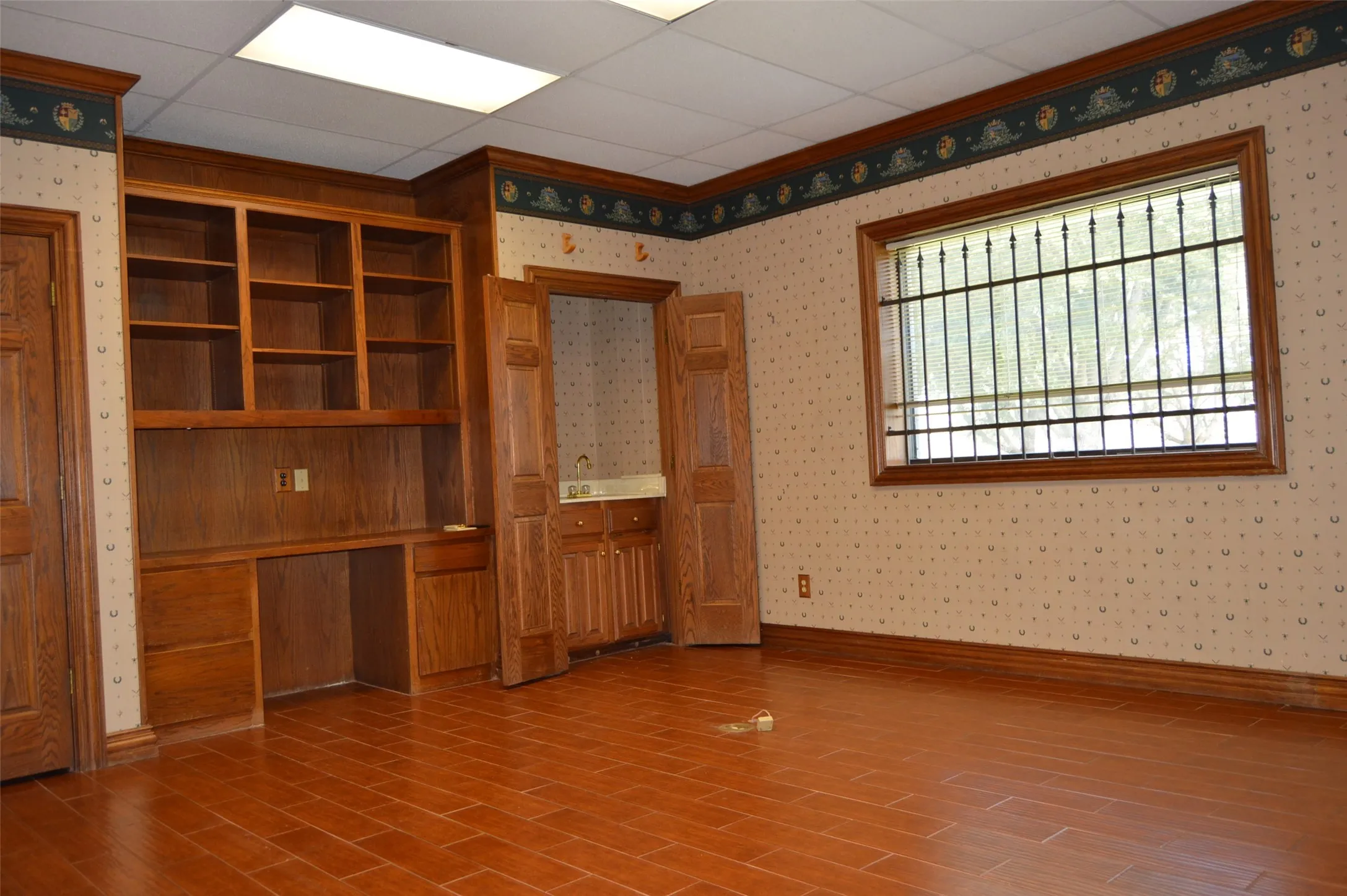 Office For Rent in Hunt County , 8602 Wesley Street Suite 100, Greenville, Texas 75402, 0, 0, Garage spaces, 0 Sqft, built in 1983, Price $2,950, mls#21344545, Real Estate Agent in Greenville, Homes For Rent in Hunt county, Homes For Rent in Greenville, Realtor in Greenville Texas, Real Estate Brokerage Independent Realty Texas, Luminita Cordes Realtor
