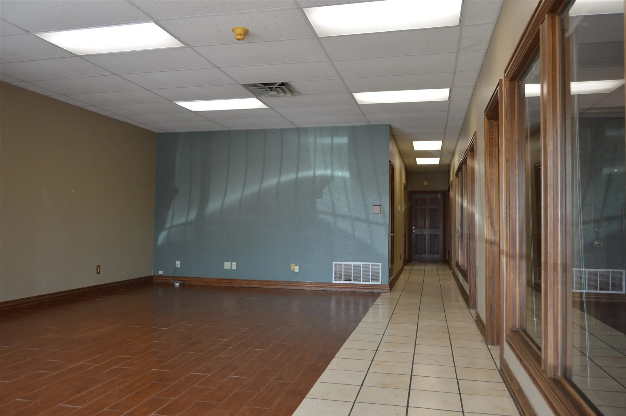 Office For Rent in Hunt County , 8602 Wesley Street Suite 100, Greenville, Texas 75402, 0, 0, Garage spaces, 0 Sqft, built in 1983, Price $2,950, mls#21344545, Real Estate Agent in Greenville, Homes For Rent in Hunt county, Homes For Rent in Greenville, Realtor in Greenville Texas, Real Estate Brokerage Independent Realty Texas, Luminita Cordes Realtor