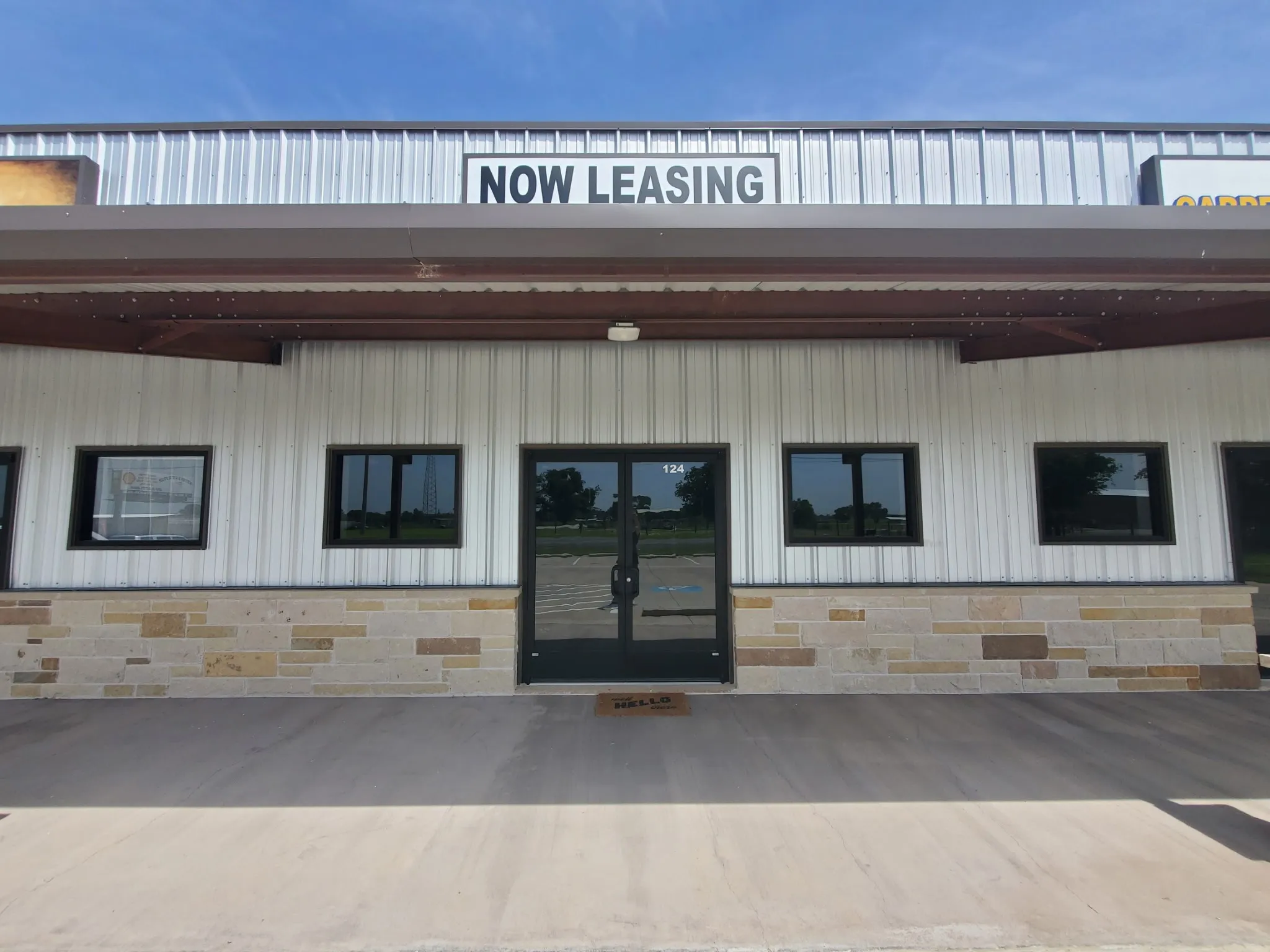Retail For Rent in Hood County , 6530 Suite 124 W US Highway 377, Tolar, Texas 76476, 0, 0, Garage spaces, 0 Sqft, built in 2023, Price $1,400, mls#21344637, Real Estate Agent in Tolar, Homes For Rent in Hood county, Homes For Rent in Tolar, Realtor in Tolar Texas, Real Estate Brokerage Independent Realty Texas, Luminita Cordes Realtor
