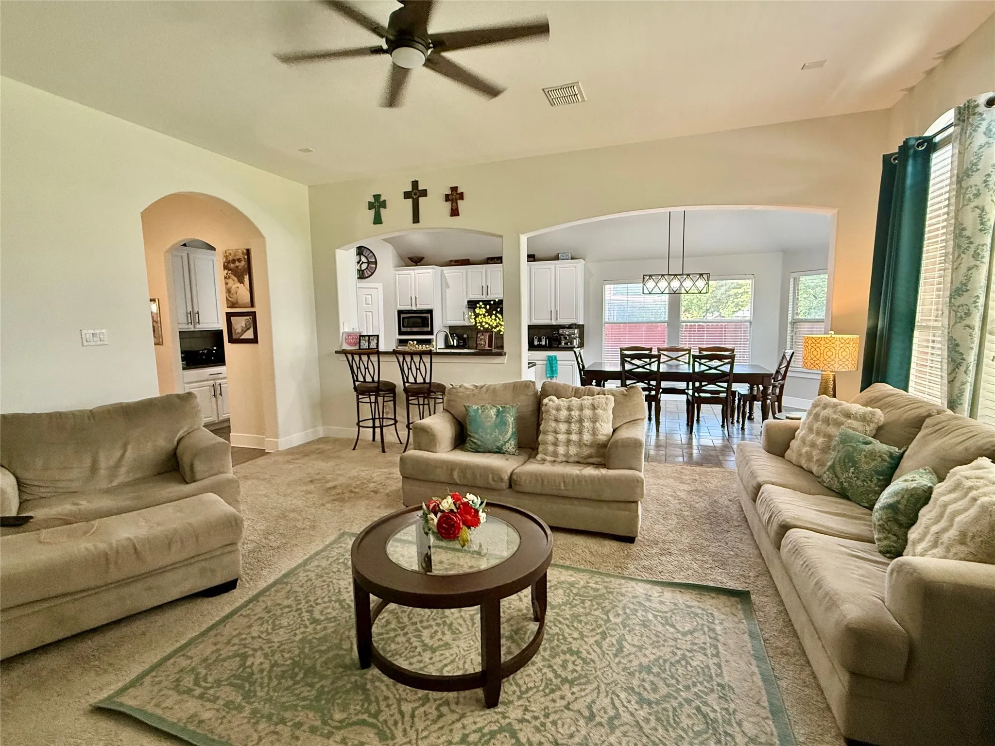 Single Family Residence For Sale in Tarrant County , 703 Fannin Lane, Mansfield, Texas 76063, 4 Bedroom, 3 Bathroom, 2 Garage spaces, 2,991 Sqft, built in 2003, mls#21344406, Real Estate Agent in Mansfield, Homes For Sale in Tarrant county, Homes For Sale in Mansfield, Realtor in Mansfield Texas, Real Estate Brokerage Independent Realty Texas, Luminita Cordes Realtor