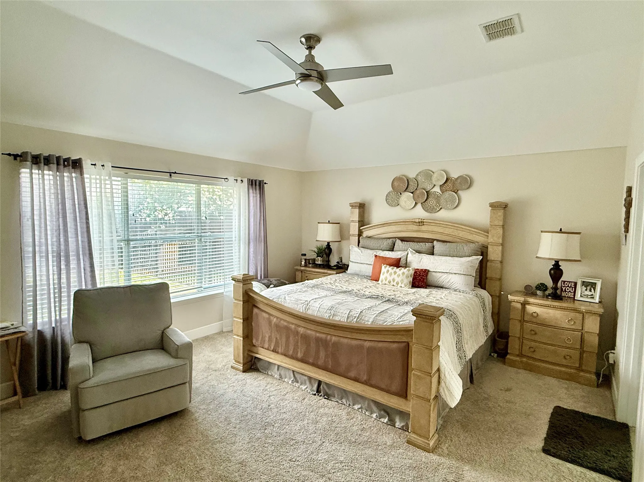 Single Family Residence For Sale in Tarrant County , 703 Fannin Lane, Mansfield, Texas 76063, 4 Bedroom, 3 Bathroom, 2 Garage spaces, 2,991 Sqft, built in 2003, mls#21344406, Real Estate Agent in Mansfield, Homes For Sale in Tarrant county, Homes For Sale in Mansfield, Realtor in Mansfield Texas, Real Estate Brokerage Independent Realty Texas, Luminita Cordes Realtor