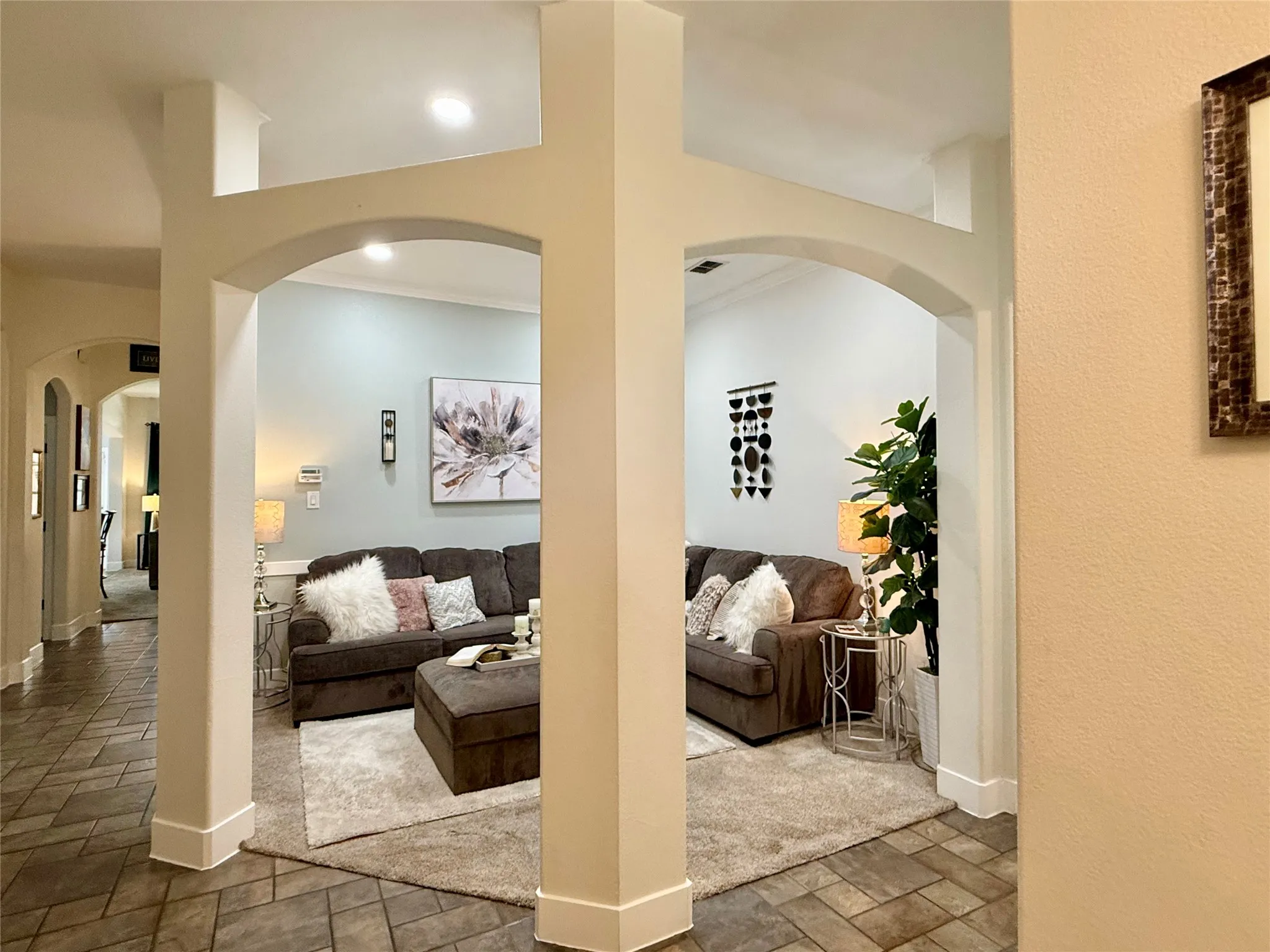 Single Family Residence For Sale in Tarrant County , 703 Fannin Lane, Mansfield, Texas 76063, 4 Bedroom, 3 Bathroom, 2 Garage spaces, 2,991 Sqft, built in 2003, mls#21344406, Real Estate Agent in Mansfield, Homes For Sale in Tarrant county, Homes For Sale in Mansfield, Realtor in Mansfield Texas, Real Estate Brokerage Independent Realty Texas, Luminita Cordes Realtor