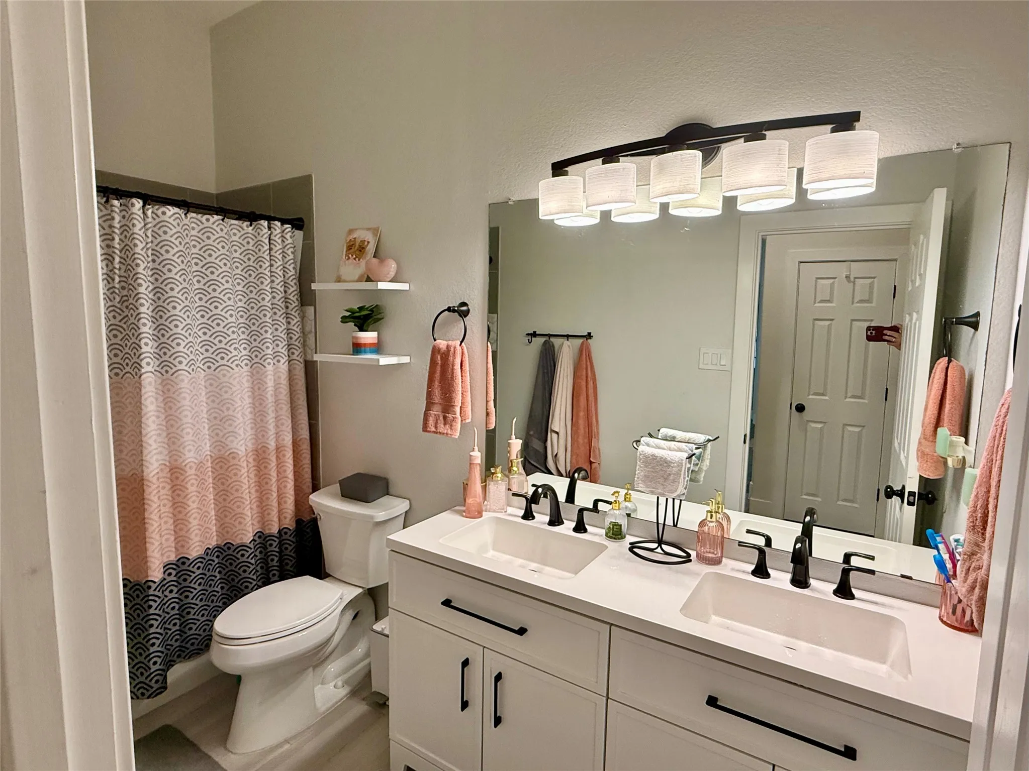 Single Family Residence For Sale in Tarrant County , 703 Fannin Lane, Mansfield, Texas 76063, 4 Bedroom, 3 Bathroom, 2 Garage spaces, 2,991 Sqft, built in 2003, mls#21344406, Real Estate Agent in Mansfield, Homes For Sale in Tarrant county, Homes For Sale in Mansfield, Realtor in Mansfield Texas, Real Estate Brokerage Independent Realty Texas, Luminita Cordes Realtor