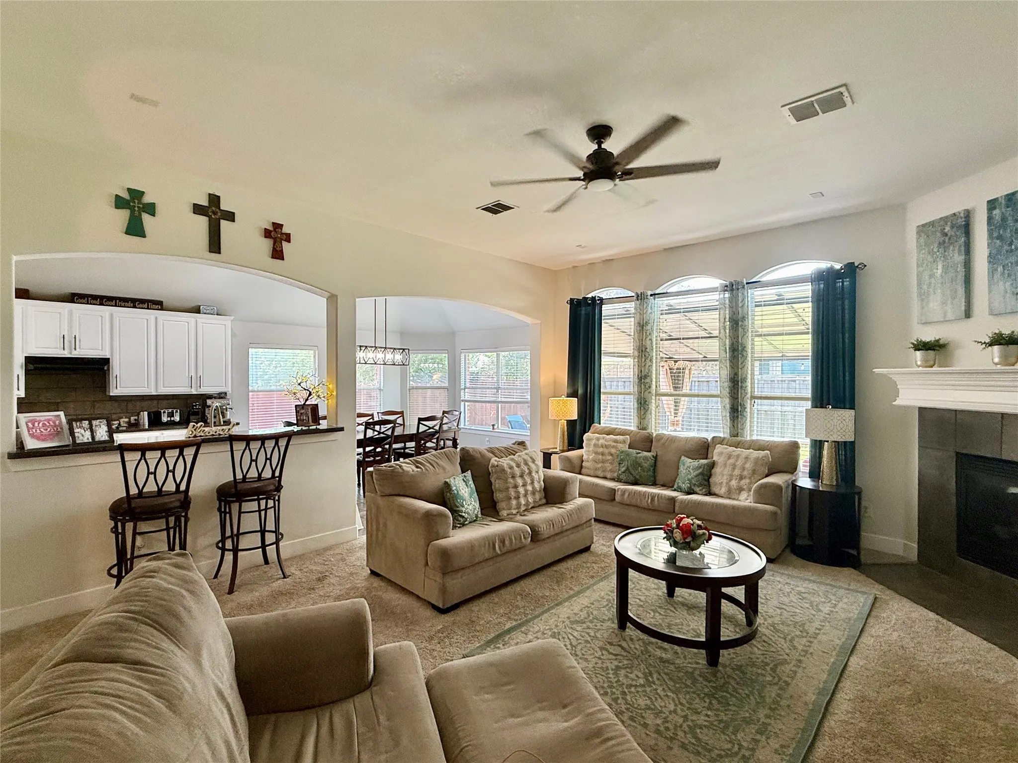 Single Family Residence For Sale in Tarrant County , 703 Fannin Lane, Mansfield, Texas 76063, 4 Bedroom, 3 Bathroom, 2 Garage spaces, 2,991 Sqft, built in 2003, mls#21344406, Real Estate Agent in Mansfield, Homes For Sale in Tarrant county, Homes For Sale in Mansfield, Realtor in Mansfield Texas, Real Estate Brokerage Independent Realty Texas, Luminita Cordes Realtor