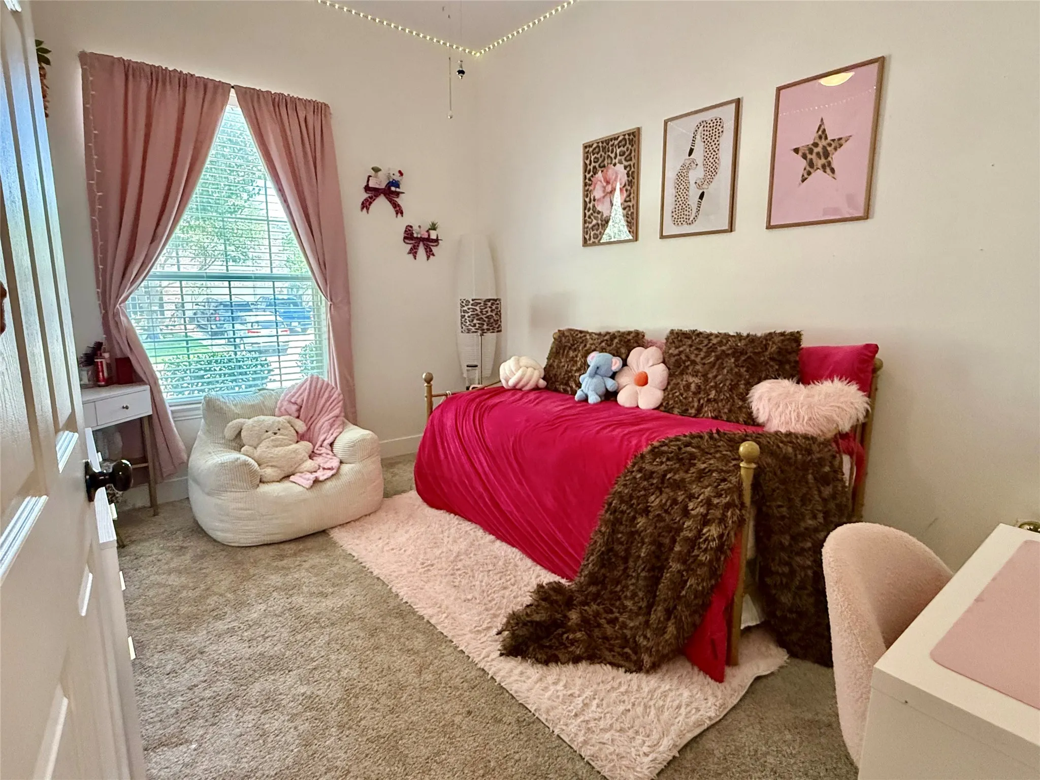 Single Family Residence For Sale in Tarrant County , 703 Fannin Lane, Mansfield, Texas 76063, 4 Bedroom, 3 Bathroom, 2 Garage spaces, 2,991 Sqft, built in 2003, mls#21344406, Real Estate Agent in Mansfield, Homes For Sale in Tarrant county, Homes For Sale in Mansfield, Realtor in Mansfield Texas, Real Estate Brokerage Independent Realty Texas, Luminita Cordes Realtor