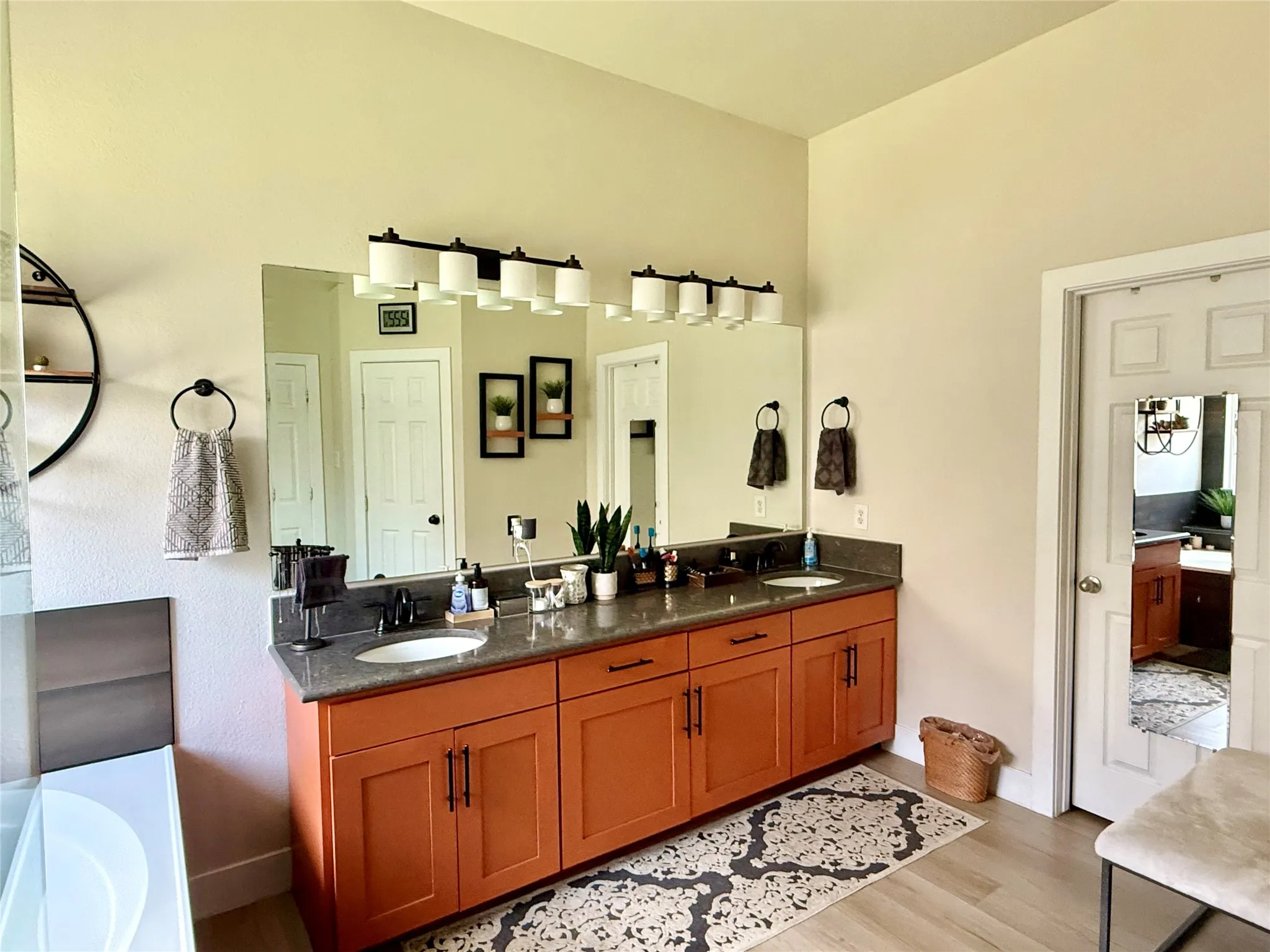 Single Family Residence For Sale in Tarrant County , 703 Fannin Lane, Mansfield, Texas 76063, 4 Bedroom, 3 Bathroom, 2 Garage spaces, 2,991 Sqft, built in 2003, mls#21344406, Real Estate Agent in Mansfield, Homes For Sale in Tarrant county, Homes For Sale in Mansfield, Realtor in Mansfield Texas, Real Estate Brokerage Independent Realty Texas, Luminita Cordes Realtor