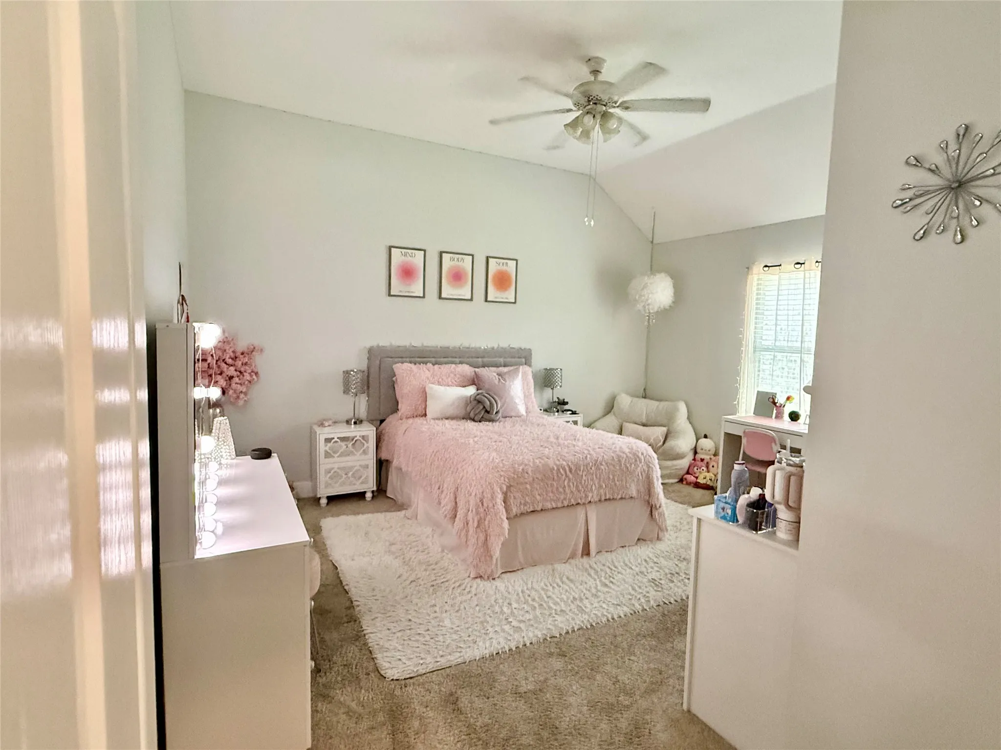 Single Family Residence For Sale in Tarrant County , 703 Fannin Lane, Mansfield, Texas 76063, 4 Bedroom, 3 Bathroom, 2 Garage spaces, 2,991 Sqft, built in 2003, mls#21344406, Real Estate Agent in Mansfield, Homes For Sale in Tarrant county, Homes For Sale in Mansfield, Realtor in Mansfield Texas, Real Estate Brokerage Independent Realty Texas, Luminita Cordes Realtor
