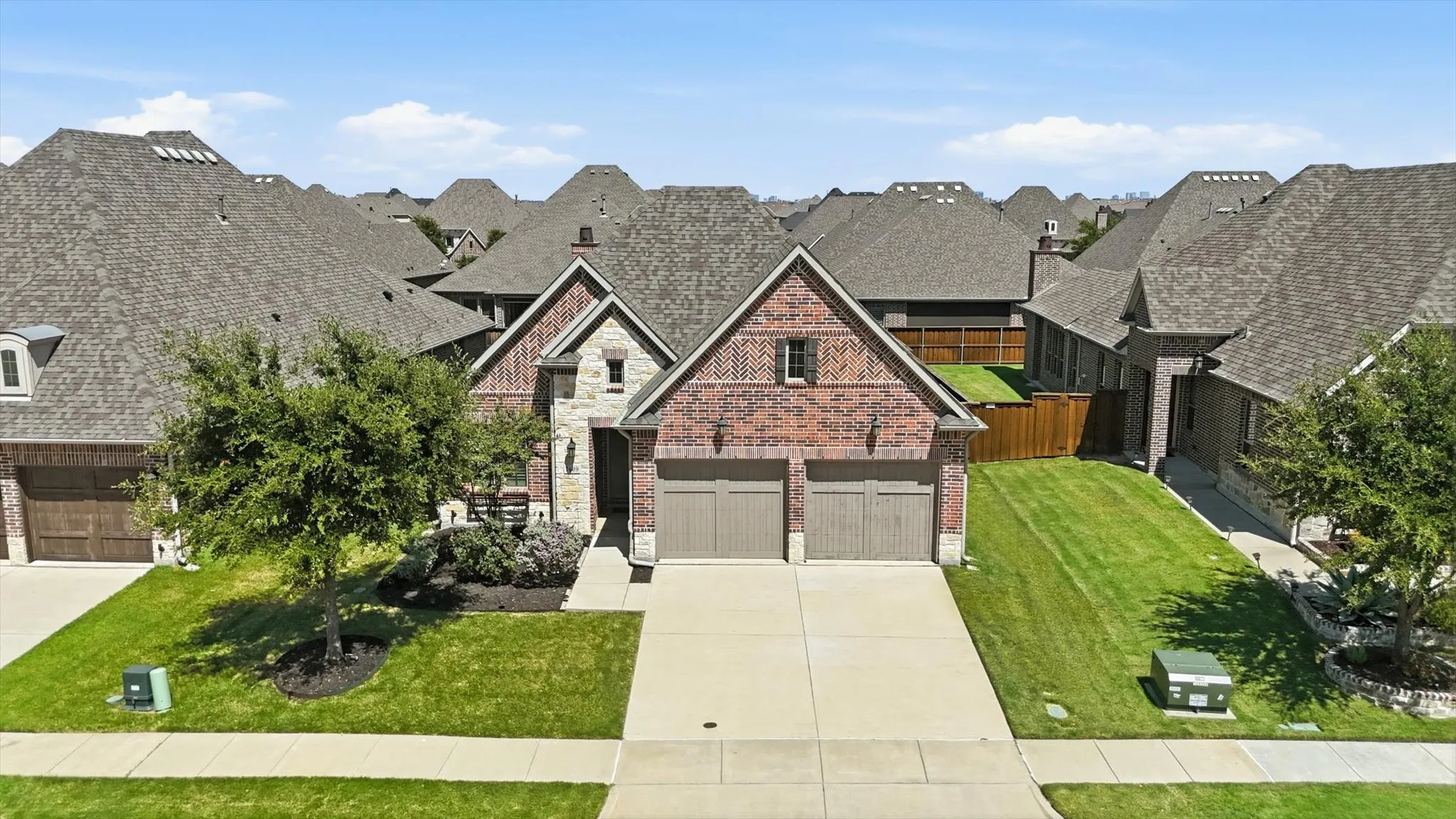 Single Family Residence For Sale in Denton County , 7609 Haddington, The Colony, Texas 75056, 2 Bedroom, 2 Bathroom, 2 Garage spaces, 2,022 Sqft, built in 2018, mls#21343372, Real Estate Agent in The Colony, Homes For Sale in Denton county, Homes For Sale in The Colony, Realtor in The Colony Texas, Real Estate Brokerage Independent Realty Texas, Luminita Cordes Realtor