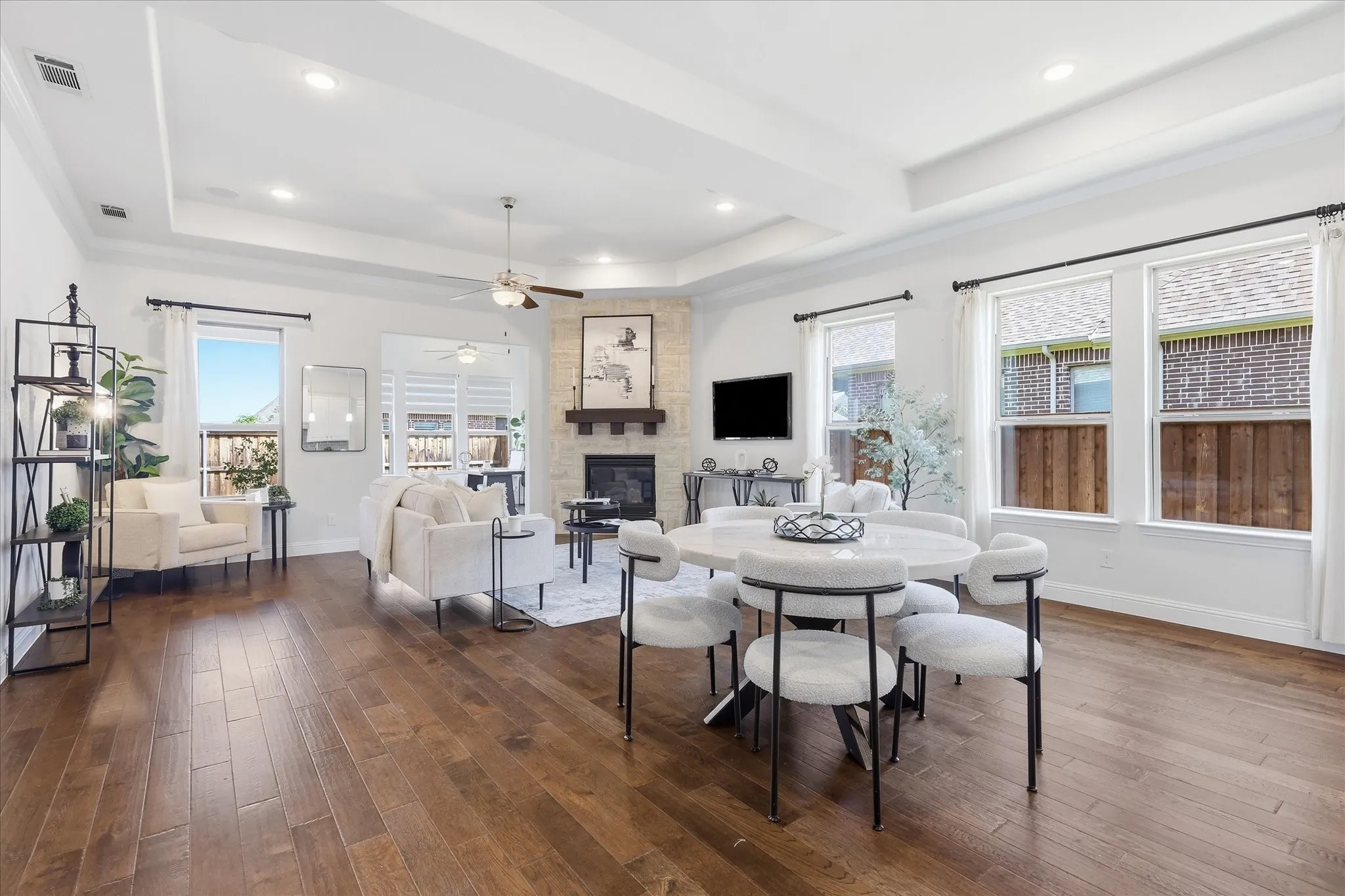 Single Family Residence For Sale in Denton County , 7609 Haddington, The Colony, Texas 75056, 2 Bedroom, 2 Bathroom, 2 Garage spaces, 2,022 Sqft, built in 2018, mls#21343372, Real Estate Agent in The Colony, Homes For Sale in Denton county, Homes For Sale in The Colony, Realtor in The Colony Texas, Real Estate Brokerage Independent Realty Texas, Luminita Cordes Realtor