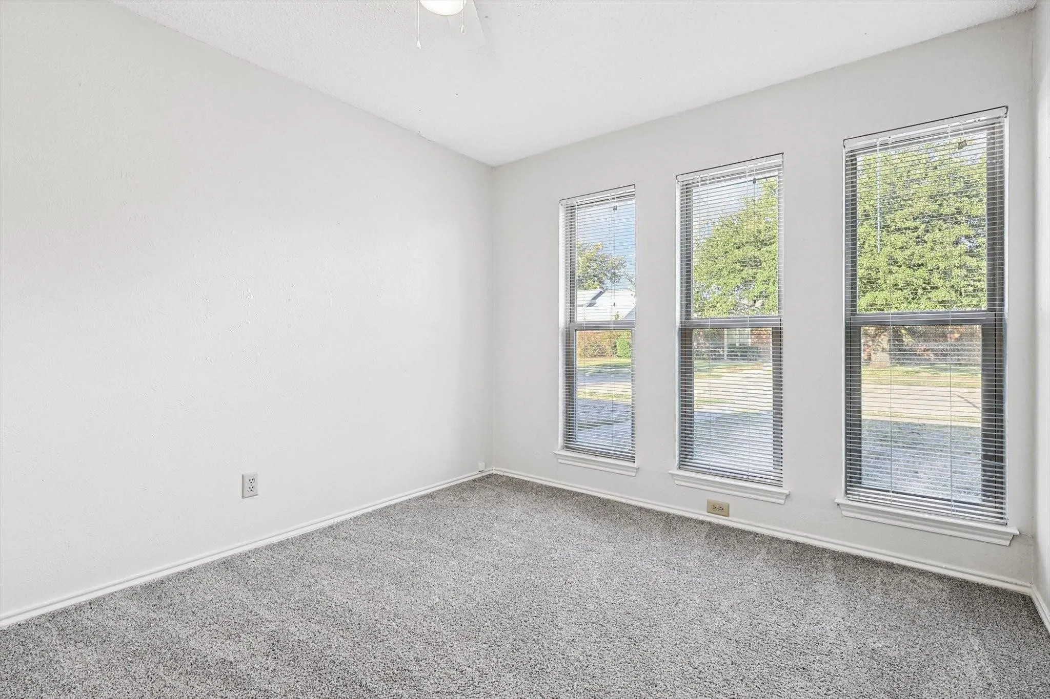 Single Family Residence For Rent in Dallas County , 338 Edgewood Drive, Coppell, Texas 75019, 4 Bedroom, 2 Bathroom, 2 Garage spaces, 1,538 Sqft, built in 1982, mls#21344576, Real Estate Agent in Coppell, Homes For Rent in Dallas county, Homes For Rent in Coppell, Realtor in Coppell Texas, Real Estate Brokerage Independent Realty Texas, Luminita Cordes Realtor