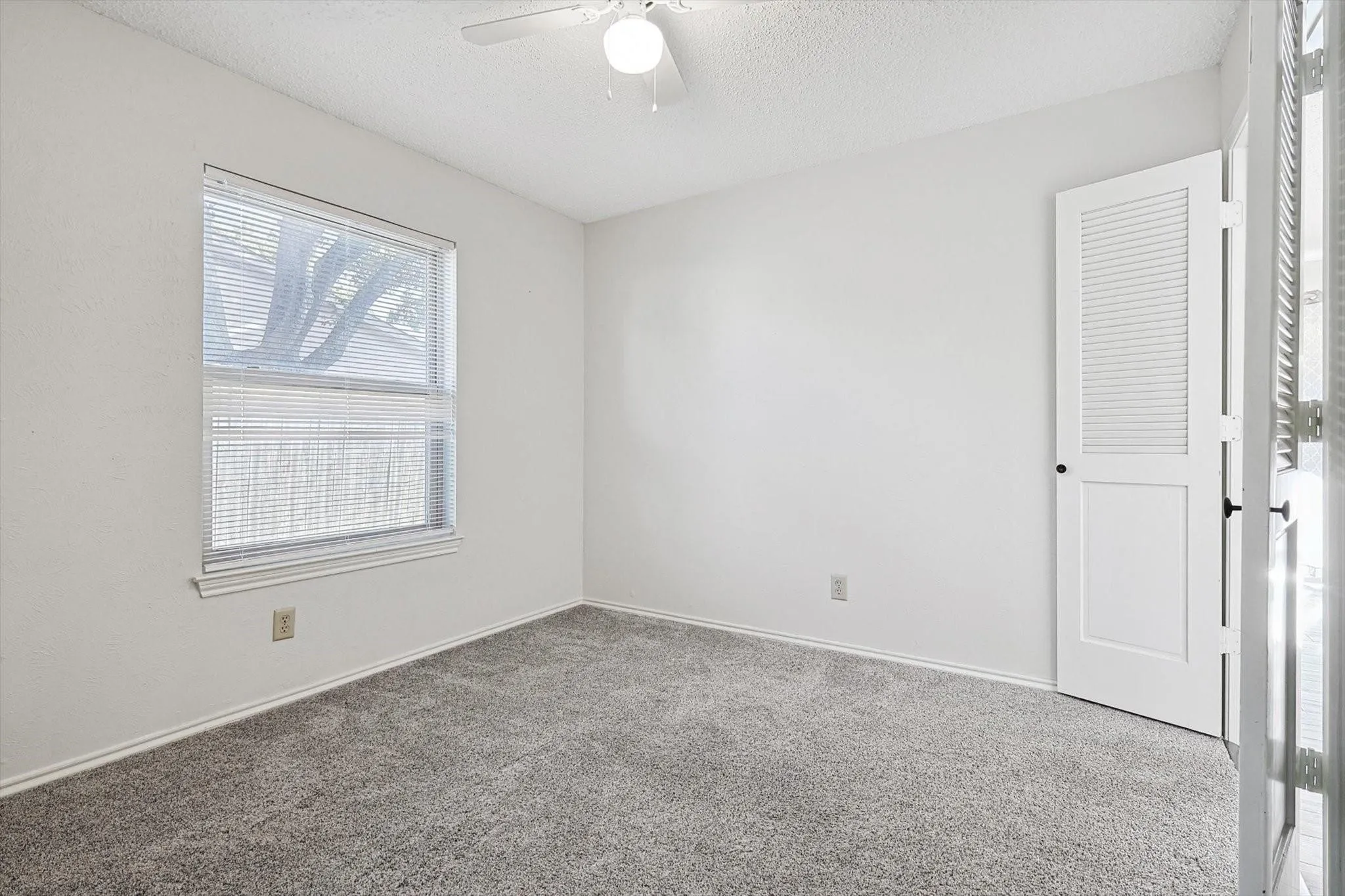 Single Family Residence For Rent in Dallas County , 338 Edgewood Drive, Coppell, Texas 75019, 4 Bedroom, 2 Bathroom, 2 Garage spaces, 1,538 Sqft, built in 1982, mls#21344576, Real Estate Agent in Coppell, Homes For Rent in Dallas county, Homes For Rent in Coppell, Realtor in Coppell Texas, Real Estate Brokerage Independent Realty Texas, Luminita Cordes Realtor