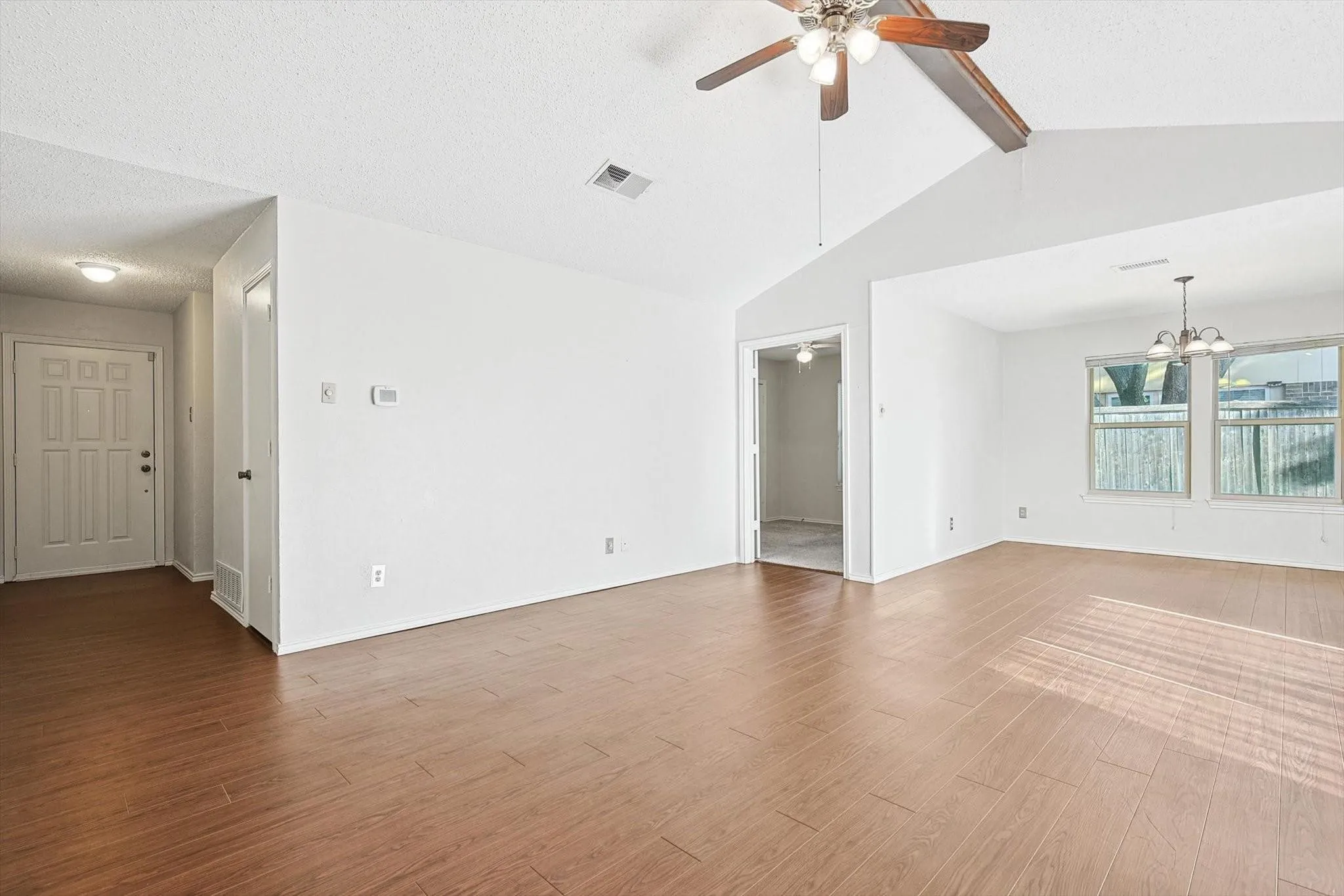 Single Family Residence For Rent in Dallas County , 338 Edgewood Drive, Coppell, Texas 75019, 4 Bedroom, 2 Bathroom, 2 Garage spaces, 1,538 Sqft, built in 1982, mls#21344576, Real Estate Agent in Coppell, Homes For Rent in Dallas county, Homes For Rent in Coppell, Realtor in Coppell Texas, Real Estate Brokerage Independent Realty Texas, Luminita Cordes Realtor