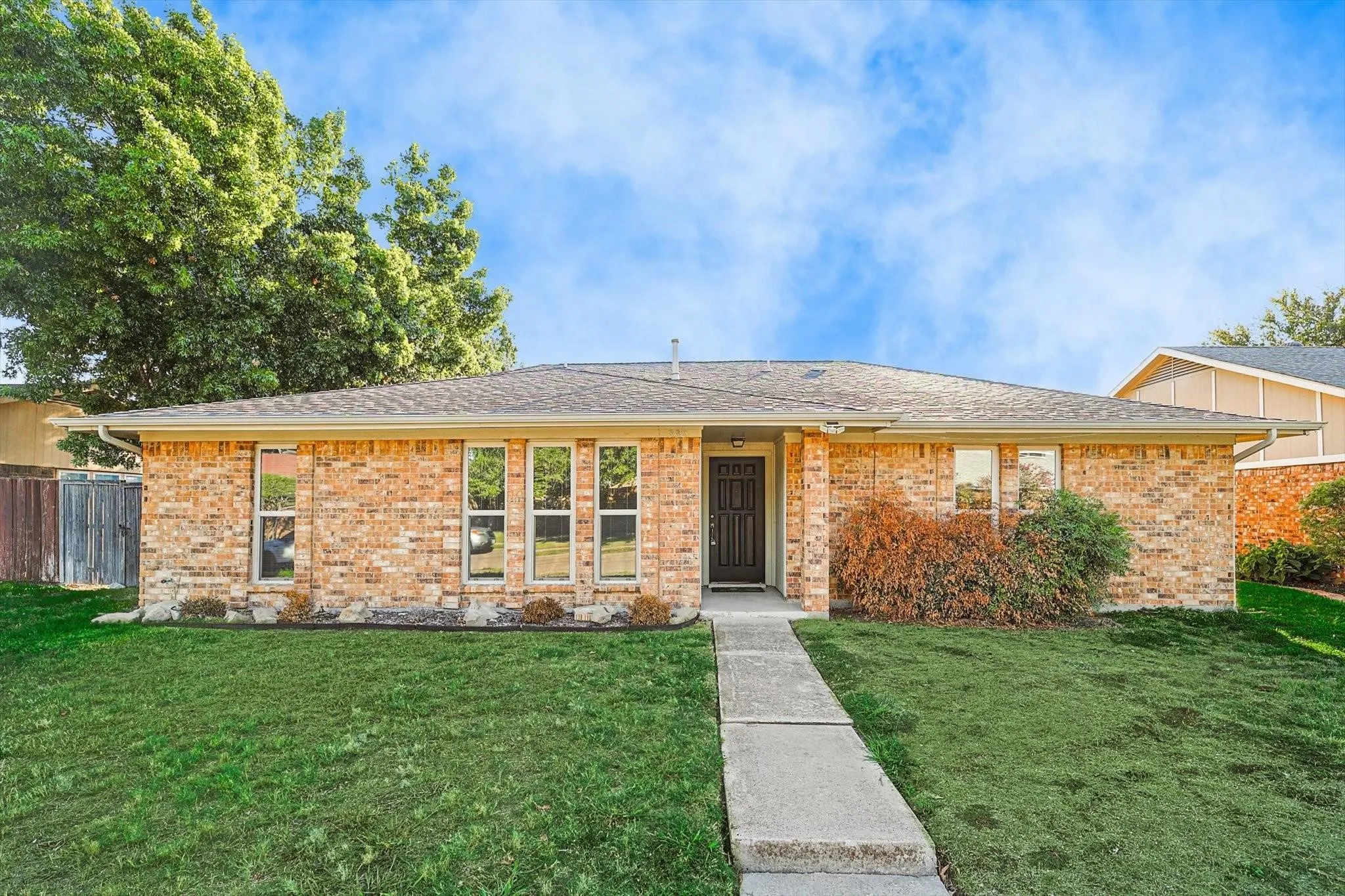 Single Family Residence For Rent in Dallas County , 338 Edgewood Drive, Coppell, Texas 75019, 4 Bedroom, 2 Bathroom, 2 Garage spaces, 1,538 Sqft, built in 1982, mls#21344576, Real Estate Agent in Coppell, Homes For Rent in Dallas county, Homes For Rent in Coppell, Realtor in Coppell Texas, Real Estate Brokerage Independent Realty Texas, Luminita Cordes Realtor