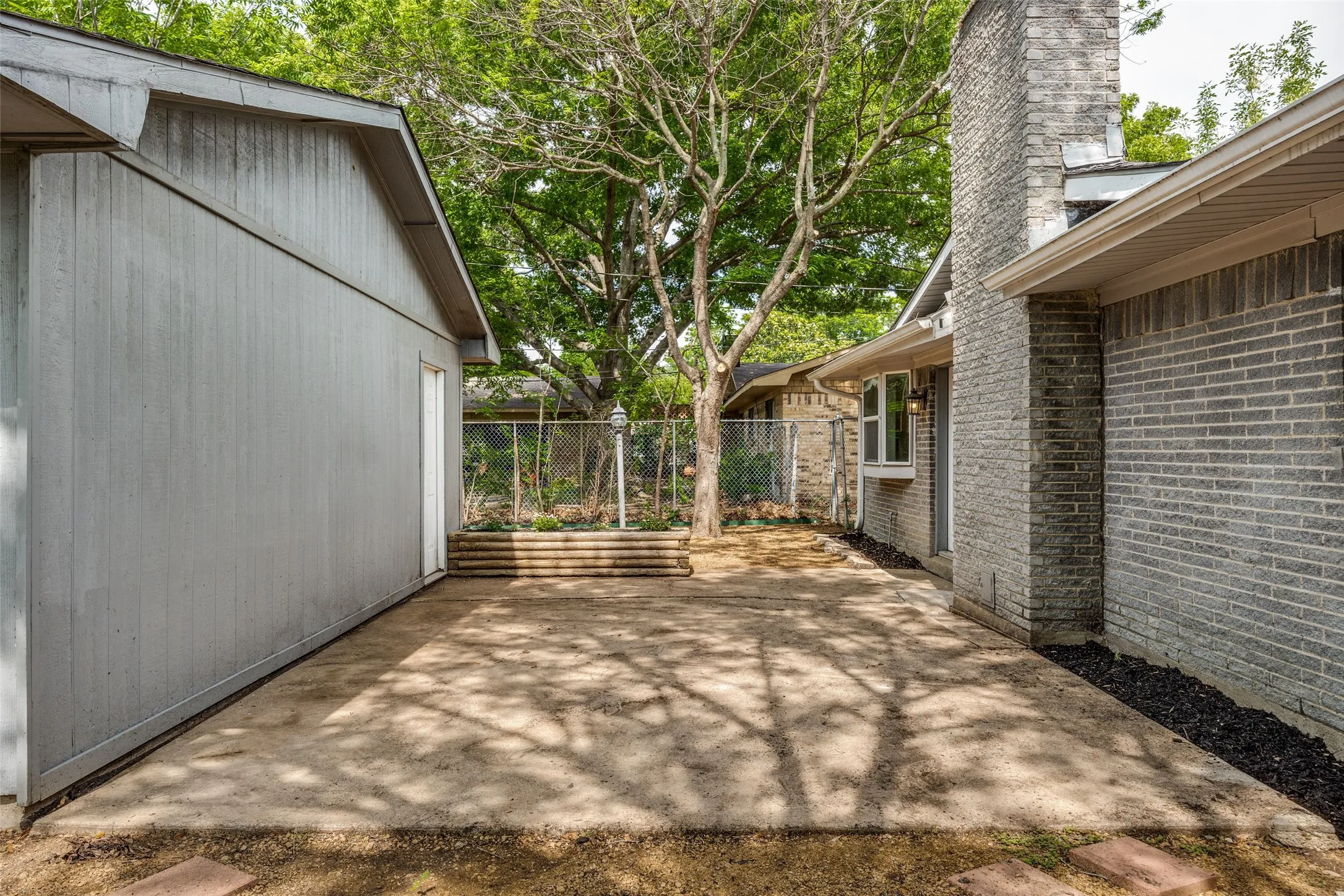 Single Family Residence For Rent in Dallas County , 433 Sandy Trail, Richardson, Texas 75080, 3 Bedroom, 2 Bathroom, 2 Garage spaces, 1,494 Sqft, built in 1965, mls#21337504, Real Estate Agent in Richardson, Homes For Rent in Dallas county, Homes For Rent in Richardson, Realtor in Richardson Texas, Real Estate Brokerage Independent Realty Texas, Luminita Cordes Realtor