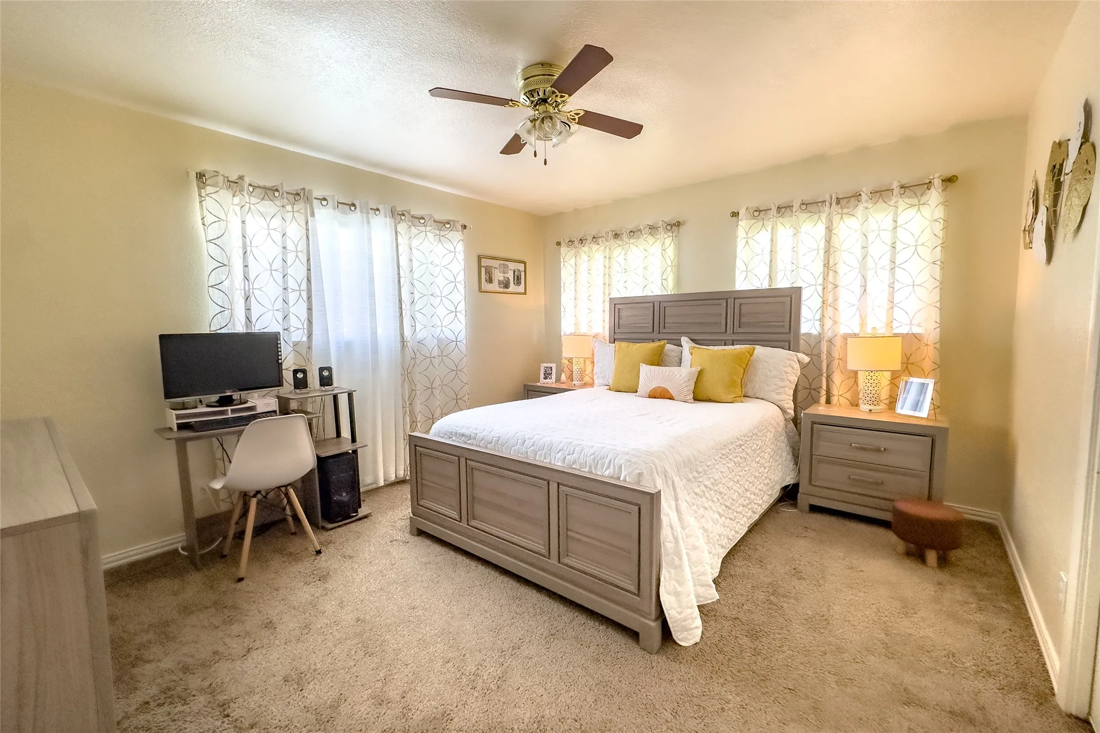 Single Family Residence For Sale in Bell County , 2801 Cheaney Drive, Killeen, Texas 76543, 3 Bedroom, 2 Bathroom, 1 Garage spaces, 1,504 Sqft, built in 1963, mls#21344650, Real Estate Agent in Killeen, Homes For Sale in Bell county, Homes For Sale in Killeen, Realtor in Killeen Texas, Real Estate Brokerage Independent Realty Texas, Luminita Cordes Realtor