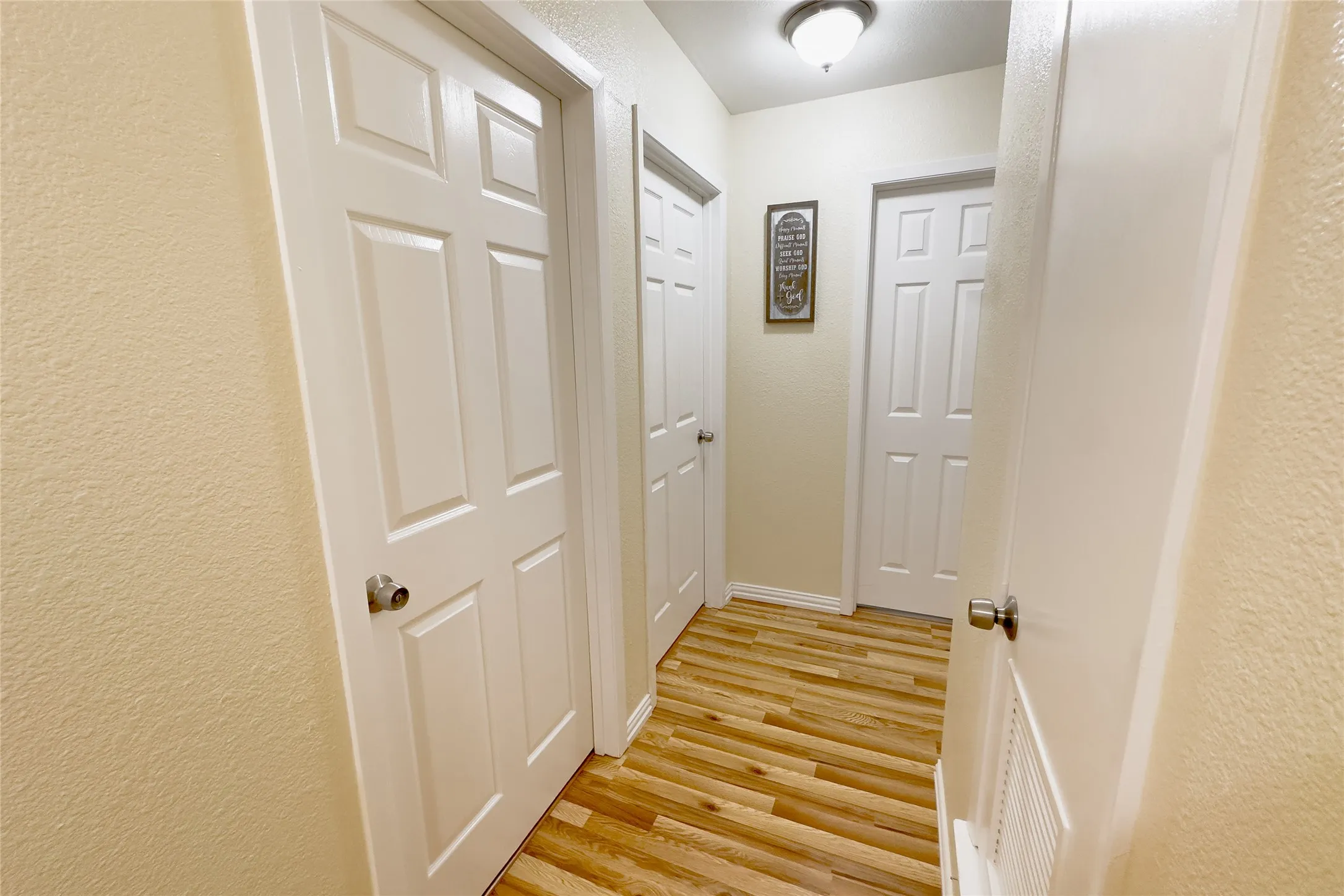 Single Family Residence For Sale in Bell County , 2801 Cheaney Drive, Killeen, Texas 76543, 3 Bedroom, 2 Bathroom, 1 Garage spaces, 1,504 Sqft, built in 1963, mls#21344650, Real Estate Agent in Killeen, Homes For Sale in Bell county, Homes For Sale in Killeen, Realtor in Killeen Texas, Real Estate Brokerage Independent Realty Texas, Luminita Cordes Realtor