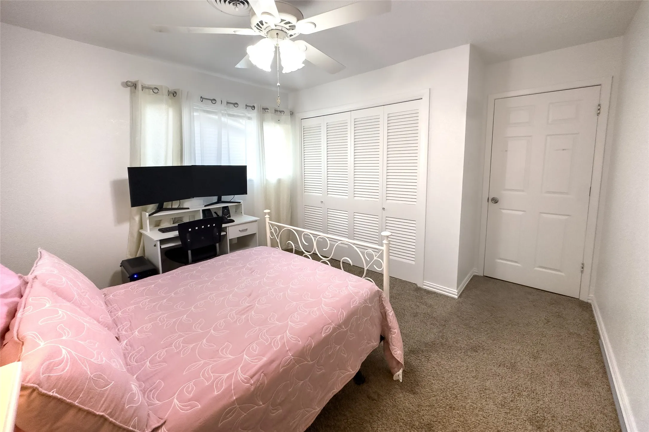 Single Family Residence For Sale in Bell County , 2801 Cheaney Drive, Killeen, Texas 76543, 3 Bedroom, 2 Bathroom, 1 Garage spaces, 1,504 Sqft, built in 1963, mls#21344650, Real Estate Agent in Killeen, Homes For Sale in Bell county, Homes For Sale in Killeen, Realtor in Killeen Texas, Real Estate Brokerage Independent Realty Texas, Luminita Cordes Realtor
