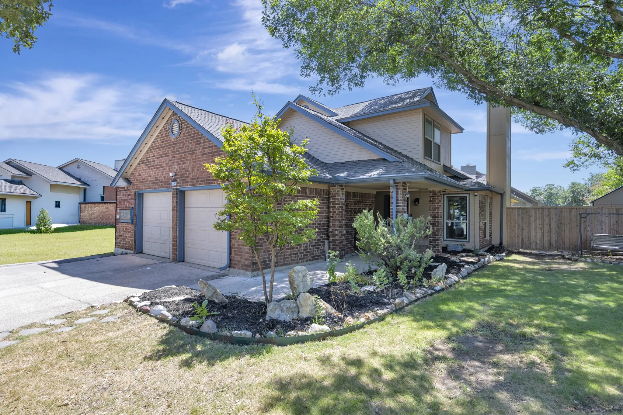 Single Family Residence For Sale in Tarrant County , 2053 Paint Pony Lane, Keller, Texas 76248, 3 Bedroom, 3 Bathroom, 2 Garage spaces, 1,641 Sqft, built in 1986, mls#21332492, Real Estate Agent in Keller, Homes For Sale in Tarrant county, Homes For Sale in Keller, Realtor in Keller Texas, Real Estate Brokerage Independent Realty Texas, Luminita Cordes Realtor