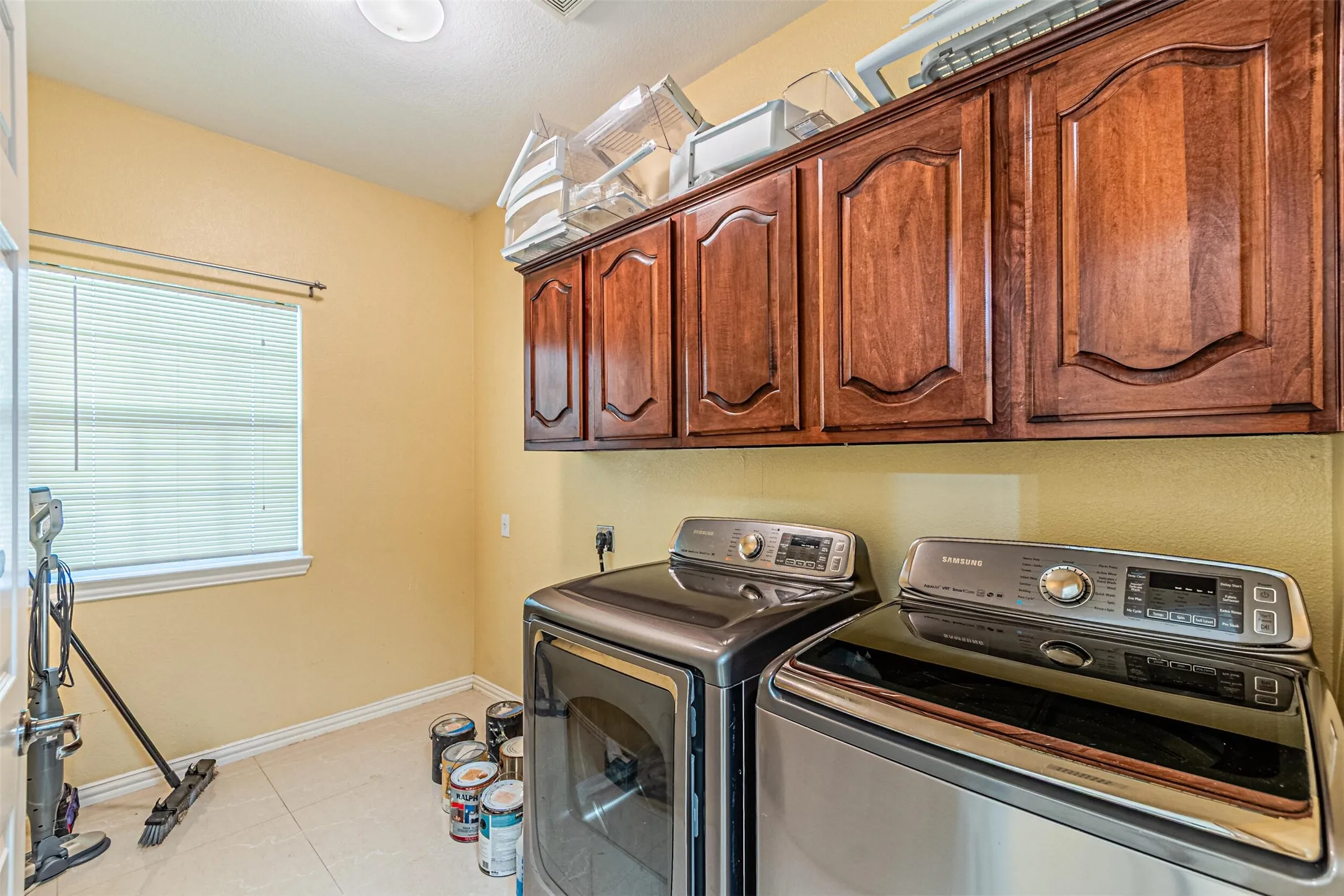 Single Family Residence For Sale in Denton County , 1913 Blue Ridge Drive, Flower Mound, Texas 75028, 4 Bedroom, 4 Bathroom, 2 Garage spaces, 3,783 Sqft, built in 1999, mls#21344640, Real Estate Agent in Flower Mound, Homes For Sale in Denton county, Homes For Sale in Flower Mound, Realtor in Flower Mound Texas, Real Estate Brokerage Independent Realty Texas, Luminita Cordes Realtor