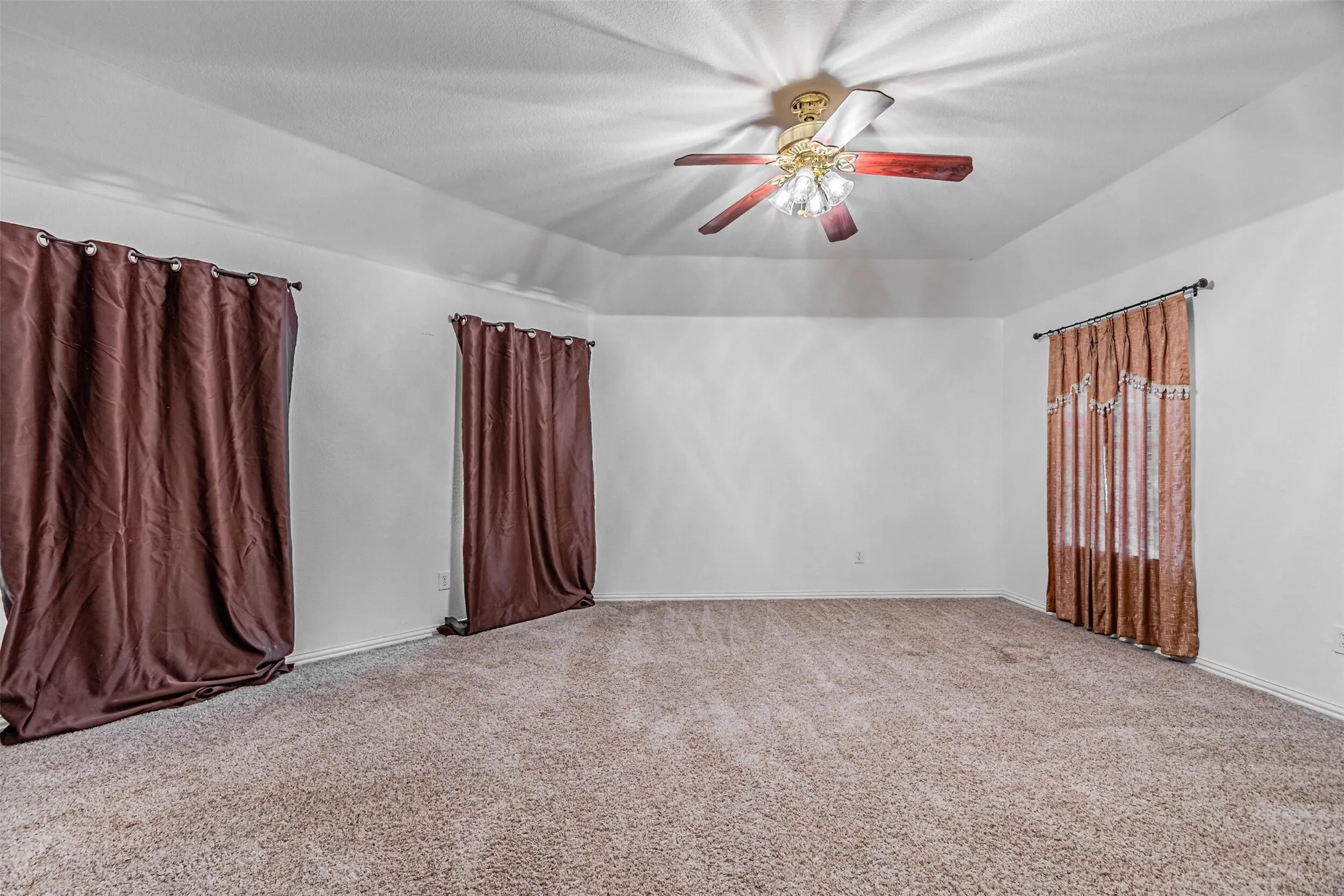 Single Family Residence For Sale in Denton County , 1913 Blue Ridge Drive, Flower Mound, Texas 75028, 4 Bedroom, 4 Bathroom, 2 Garage spaces, 3,783 Sqft, built in 1999, mls#21344640, Real Estate Agent in Flower Mound, Homes For Sale in Denton county, Homes For Sale in Flower Mound, Realtor in Flower Mound Texas, Real Estate Brokerage Independent Realty Texas, Luminita Cordes Realtor