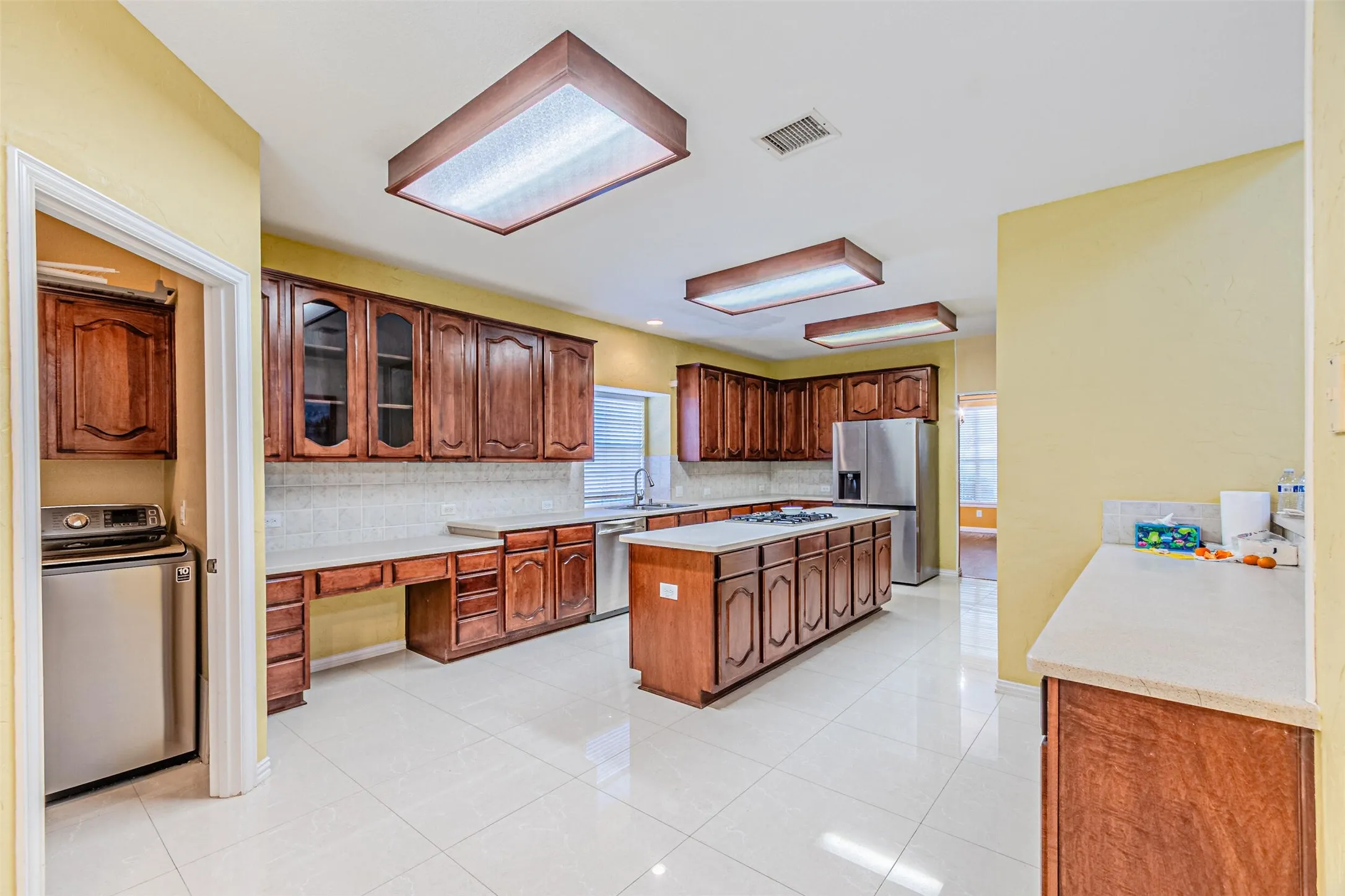 Single Family Residence For Sale in Denton County , 1913 Blue Ridge Drive, Flower Mound, Texas 75028, 4 Bedroom, 4 Bathroom, 2 Garage spaces, 3,783 Sqft, built in 1999, mls#21344640, Real Estate Agent in Flower Mound, Homes For Sale in Denton county, Homes For Sale in Flower Mound, Realtor in Flower Mound Texas, Real Estate Brokerage Independent Realty Texas, Luminita Cordes Realtor