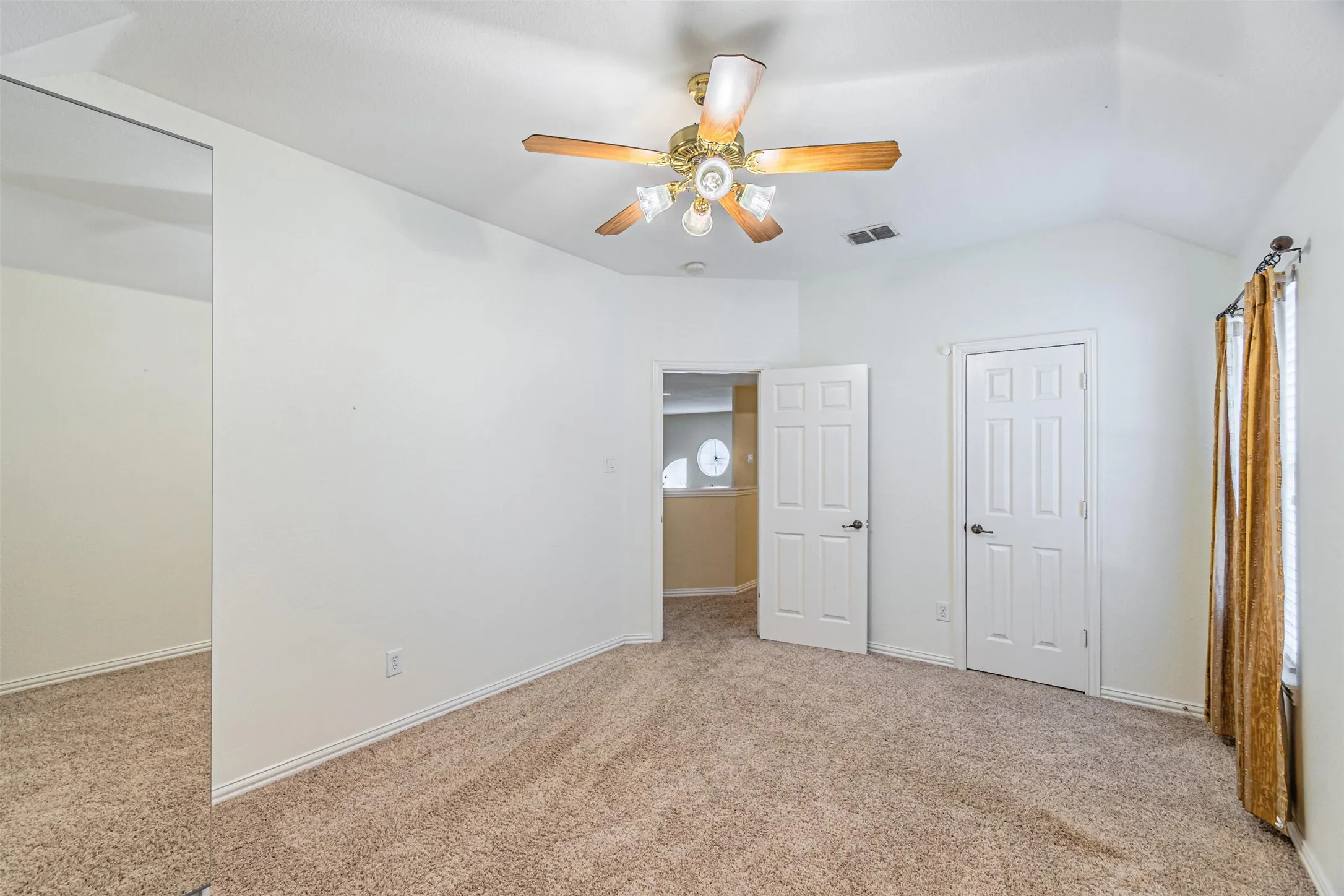 Single Family Residence For Sale in Denton County , 1913 Blue Ridge Drive, Flower Mound, Texas 75028, 4 Bedroom, 4 Bathroom, 2 Garage spaces, 3,783 Sqft, built in 1999, mls#21344640, Real Estate Agent in Flower Mound, Homes For Sale in Denton county, Homes For Sale in Flower Mound, Realtor in Flower Mound Texas, Real Estate Brokerage Independent Realty Texas, Luminita Cordes Realtor