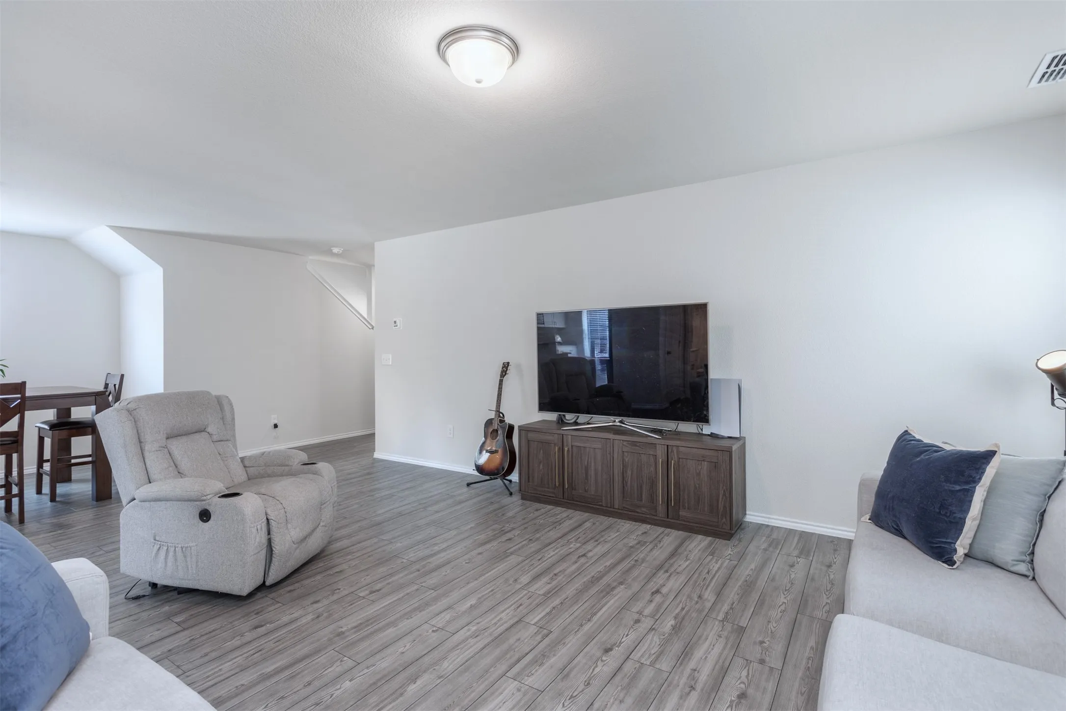 Single Family Residence For Rent in Collin County , 859 Table Rock Street, Princeton, Texas 75407, 4 Bedroom, 3 Bathroom, 2 Garage spaces, 2,183 Sqft, built in 2022, mls#21344357, Real Estate Agent in Princeton, Homes For Rent in Collin county, Homes For Rent in Princeton, Realtor in Princeton Texas, Real Estate Brokerage Independent Realty Texas, Luminita Cordes Realtor