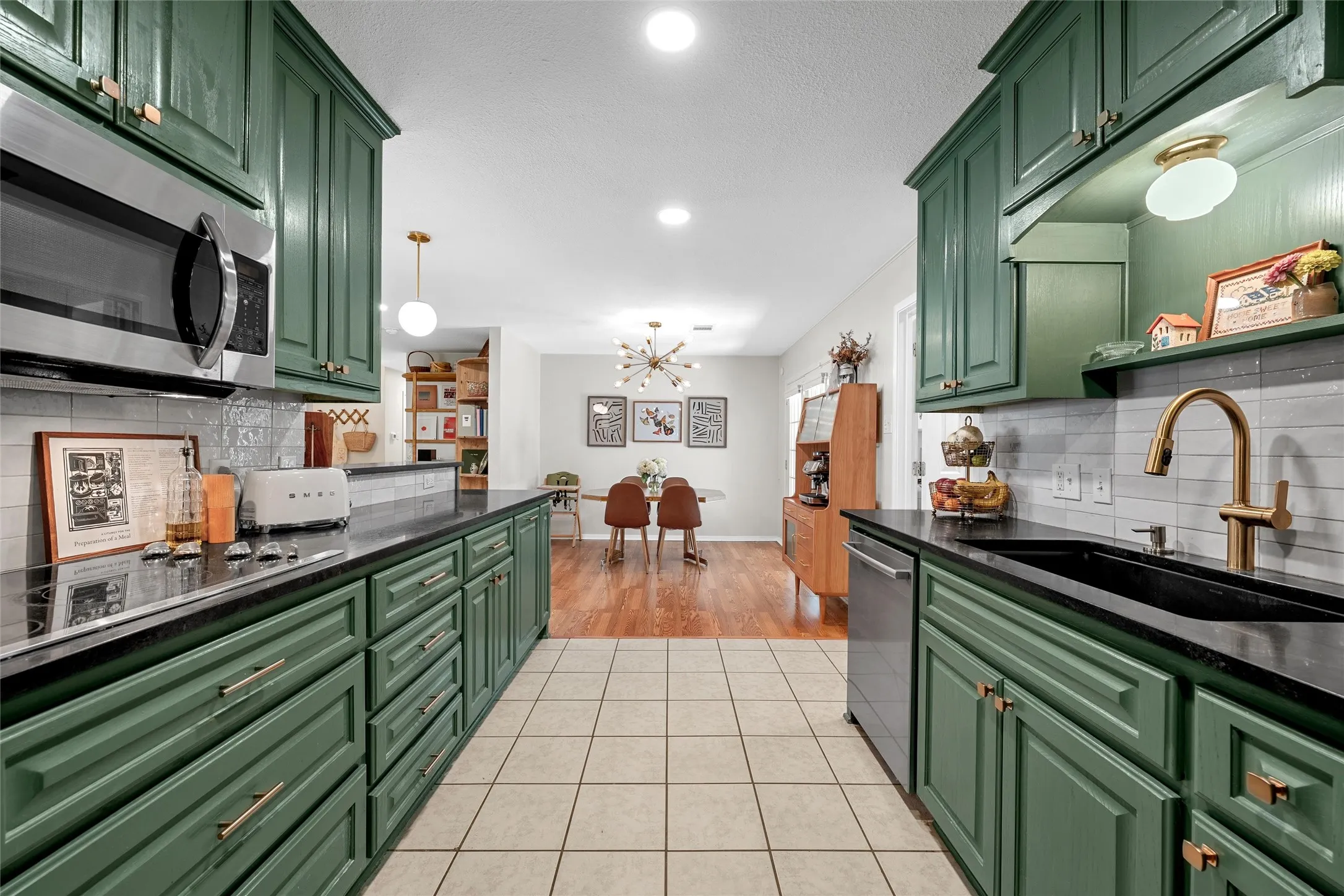 Single Family Residence For Sale in Mc Lennan County , 5306 Lake Crest Drive, Waco, Texas 76710, 2 Bedroom, 2 Bathroom, 2 Garage spaces, 1,618 Sqft, built in 1964, mls#21344303, Real Estate Agent in Waco, Homes For Sale in Mc Lennan county, Homes For Sale in Waco, Realtor in Waco Texas, Real Estate Brokerage Independent Realty Texas, Luminita Cordes Realtor