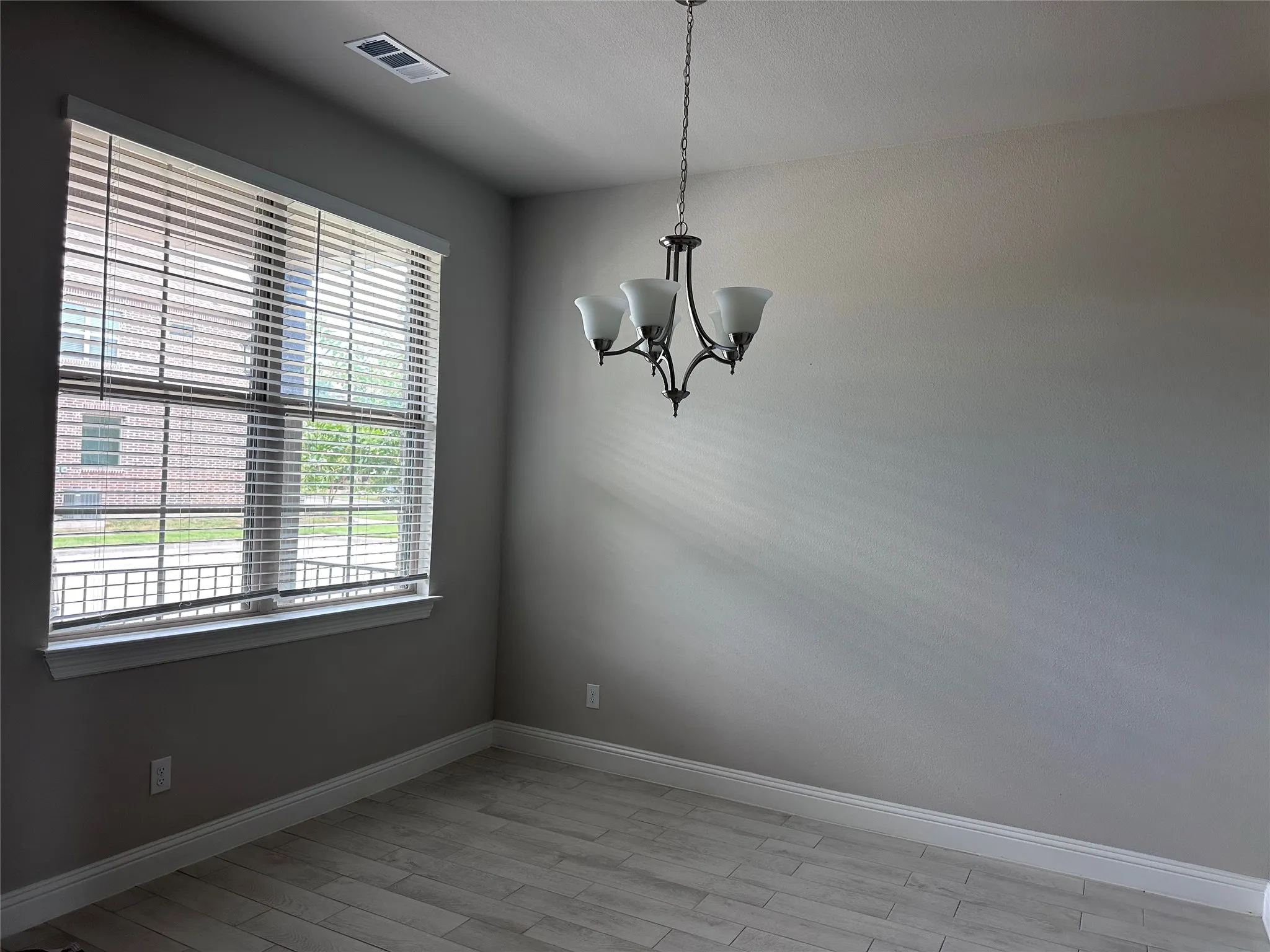 Single Family Residence For Rent in Denton County , 2200 7th Avenue, Flower Mound, Texas 75028, 4 Bedroom, 4 Bathroom, 2 Garage spaces, 2,960 Sqft, built in 2022, mls#21344549, Real Estate Agent in Flower Mound, Homes For Rent in Denton county, Homes For Rent in Flower Mound, Realtor in Flower Mound Texas, Real Estate Brokerage Independent Realty Texas, Luminita Cordes Realtor