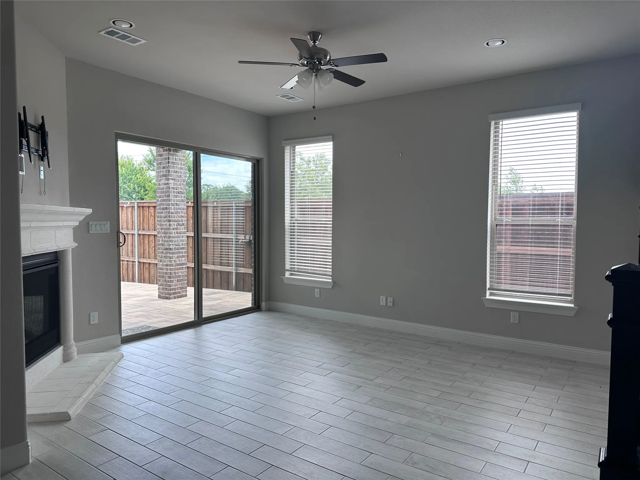 Single Family Residence For Rent in Denton County , 2200 7th Avenue, Flower Mound, Texas 75028, 4 Bedroom, 4 Bathroom, 2 Garage spaces, 2,960 Sqft, built in 2022, mls#21344549, Real Estate Agent in Flower Mound, Homes For Rent in Denton county, Homes For Rent in Flower Mound, Realtor in Flower Mound Texas, Real Estate Brokerage Independent Realty Texas, Luminita Cordes Realtor