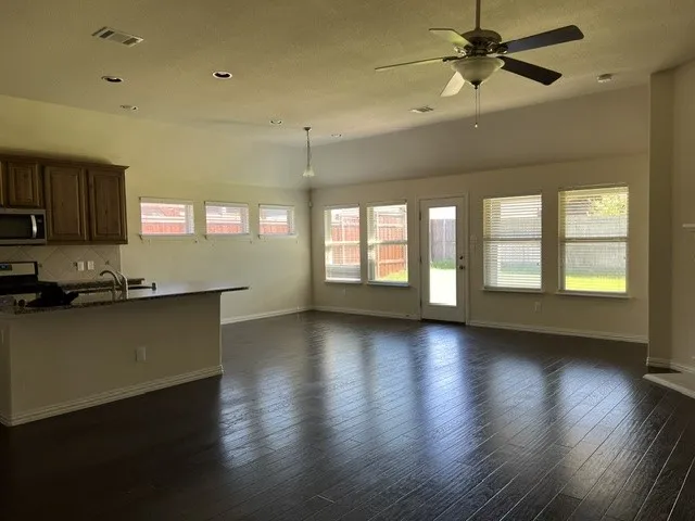 Single Family Residence For Rent in Denton County , 724 Water Garden Circle, Little Elm, Texas 75068, 4 Bedroom, 3 Bathroom, 2 Garage spaces, 2,015 Sqft, built in 2016, Price $2,300, mls#21344414, Real Estate Agent in Little Elm, Homes For Rent in Denton county, Homes For Rent in Little Elm, Realtor in Little Elm Texas, Real Estate Brokerage Independent Realty Texas, Luminita Cordes Realtor