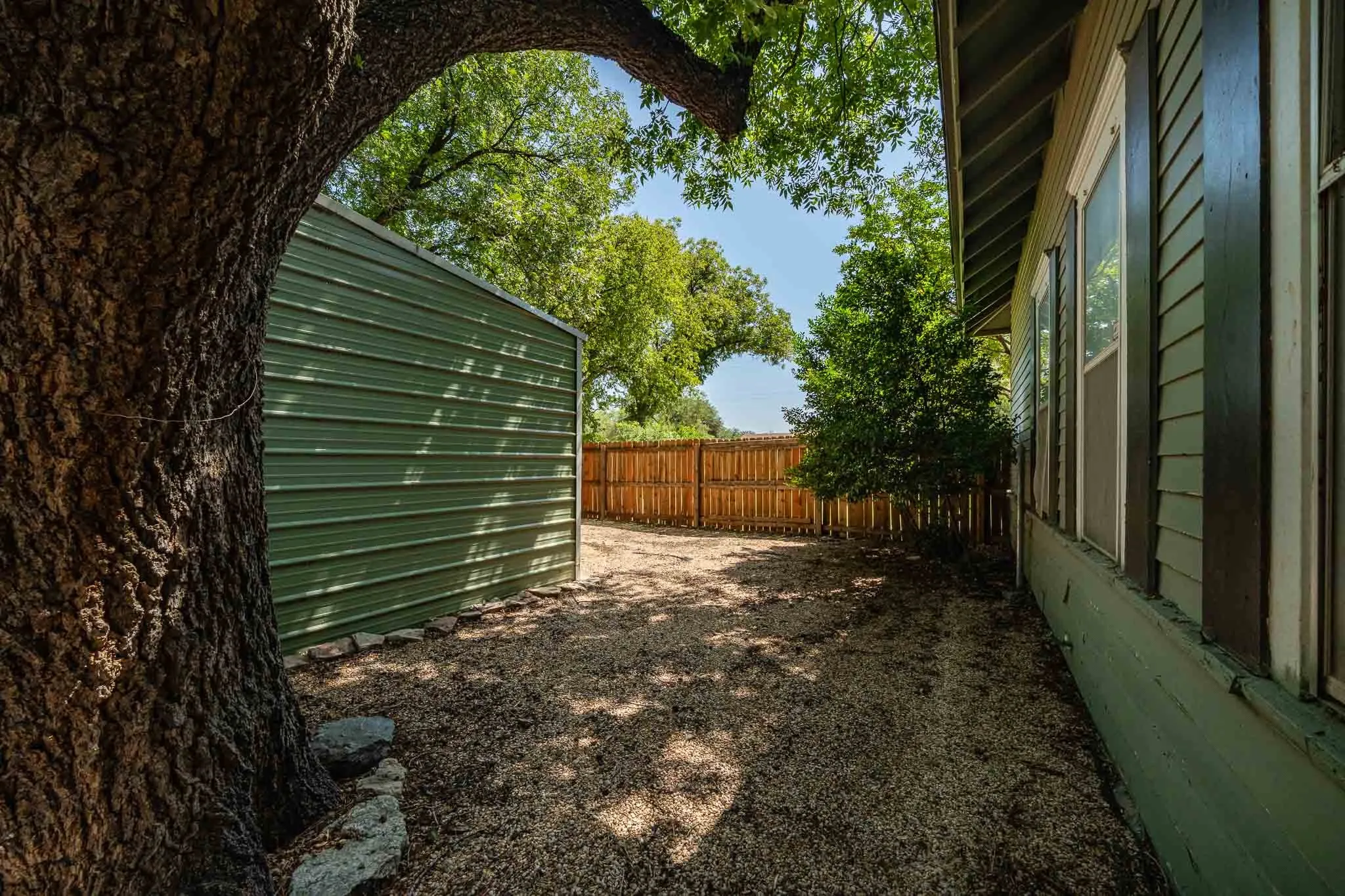 Single Family Residence For Sale in Haskell County , 401 N Avenue H, Haskell, Texas 79521, 3 Bedroom, 3 Bathroom, Garage spaces, 4,301 Sqft, built in 1907, mls#21343483, Real Estate Agent in Haskell, Homes For Sale in Haskell county, Homes For Sale in Haskell, Realtor in Haskell Texas, Real Estate Brokerage Independent Realty Texas, Luminita Cordes Realtor