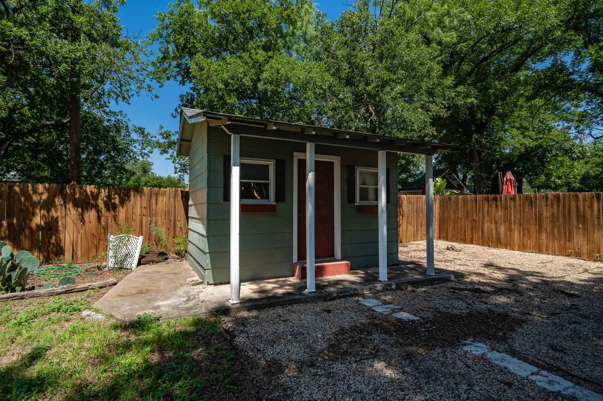 Single Family Residence For Sale in Haskell County , 401 N Avenue H, Haskell, Texas 79521, 3 Bedroom, 3 Bathroom, Garage spaces, 4,301 Sqft, built in 1907, mls#21343483, Real Estate Agent in Haskell, Homes For Sale in Haskell county, Homes For Sale in Haskell, Realtor in Haskell Texas, Real Estate Brokerage Independent Realty Texas, Luminita Cordes Realtor