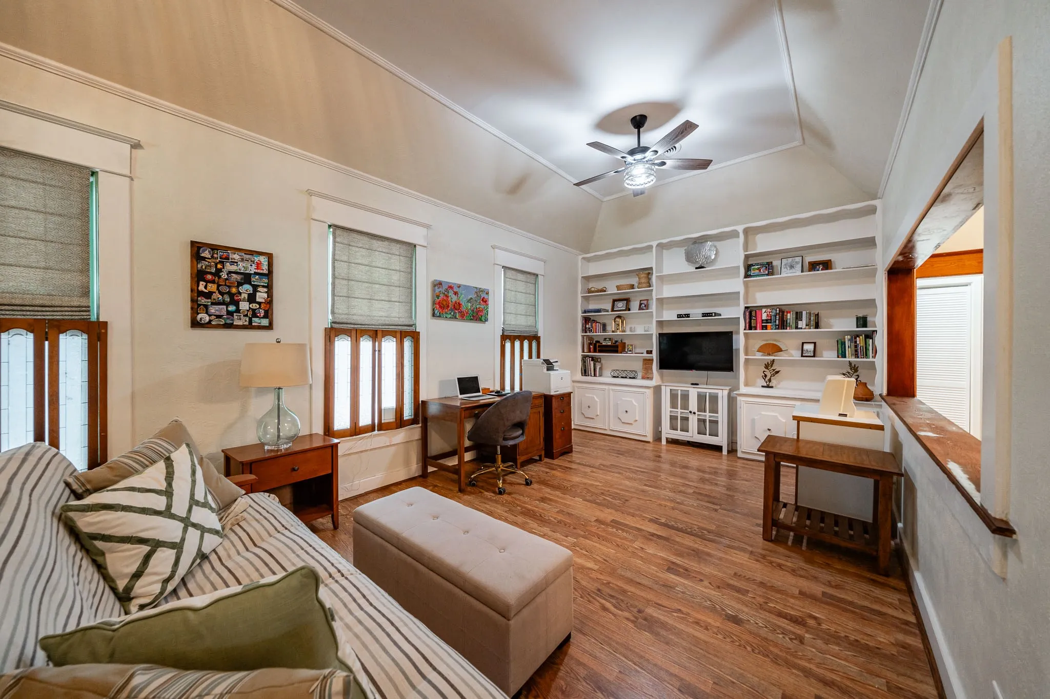 Single Family Residence For Sale in Haskell County , 401 N Avenue H, Haskell, Texas 79521, 3 Bedroom, 3 Bathroom, Garage spaces, 4,301 Sqft, built in 1907, mls#21343483, Real Estate Agent in Haskell, Homes For Sale in Haskell county, Homes For Sale in Haskell, Realtor in Haskell Texas, Real Estate Brokerage Independent Realty Texas, Luminita Cordes Realtor