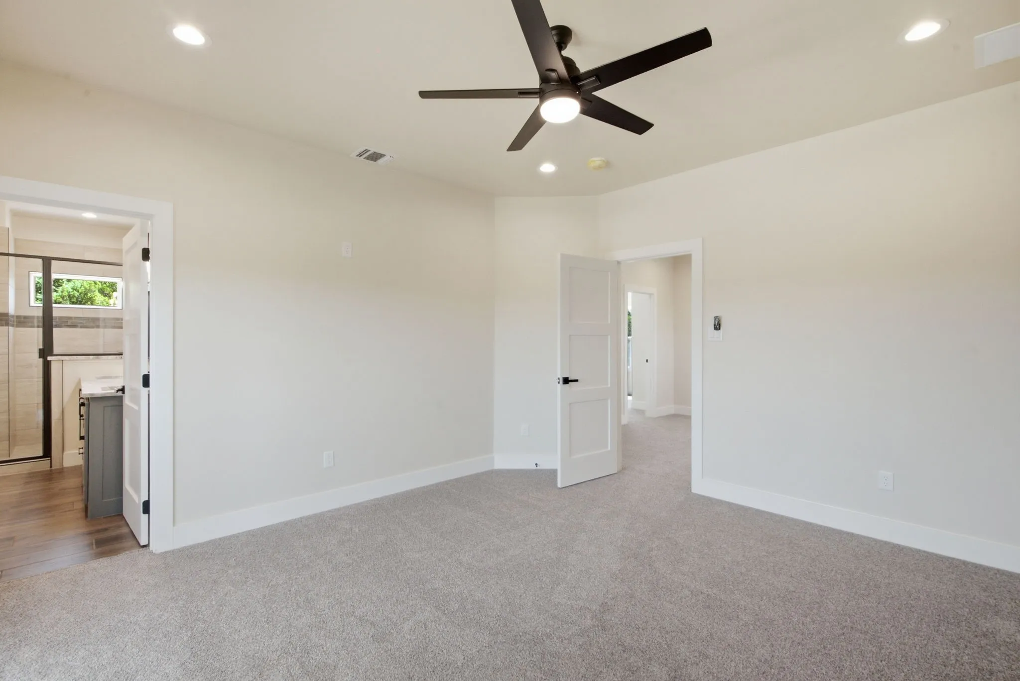 Single Family Residence For Sale in Parker County , 1613 Franklin Street, Weatherford, Texas 76086, 3 Bedroom, 3 Bathroom, 2 Garage spaces, 1,749 Sqft, built in 2025, mls#21344226, Real Estate Agent in Weatherford, Homes For Sale in Parker county, Homes For Sale in Weatherford, Realtor in Weatherford Texas, Real Estate Brokerage Independent Realty Texas, Luminita Cordes Realtor