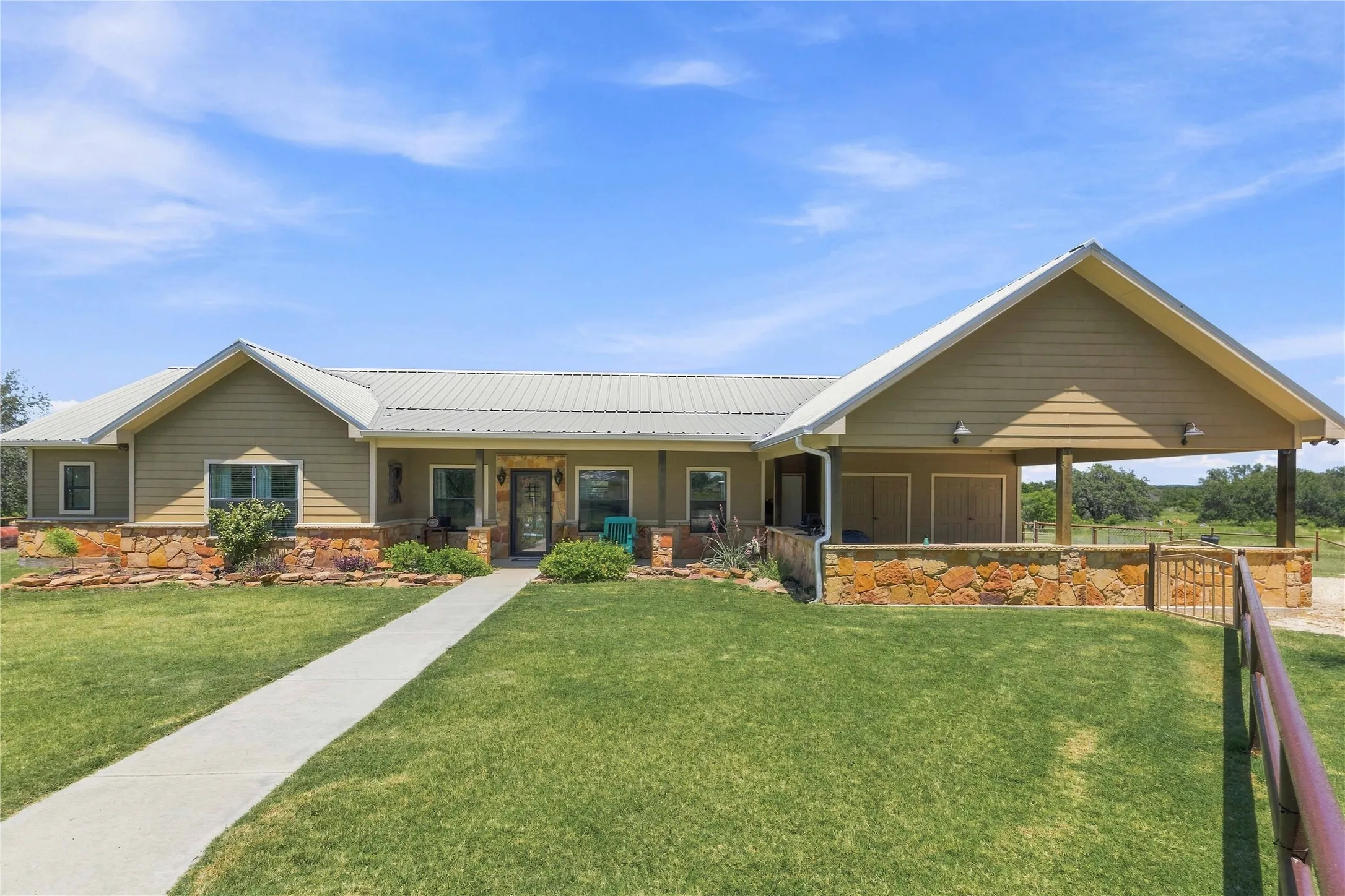Farm For Sale in Mills County , 186 520, Mullin, Texas 76864, 4 Bedroom, 3 Bathroom, Garage spaces, 2,928 Sqft, built in 2015, mls#21341913, Real Estate Agent in Mullin, Homes For Sale in Mills county, Homes For Sale in Mullin, Realtor in Mullin Texas, Real Estate Brokerage Independent Realty Texas, Luminita Cordes Realtor