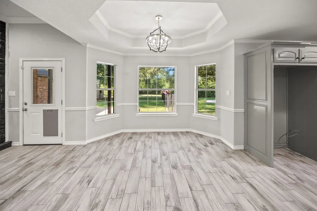 Single Family Residence For Sale in Van Zandt County , 510 Oklahoma Street, Van, Texas 75790, 5 Bedrooms, 3 Bathrooms, Garage spaces, 2,702 Sqft, built in 1997, Price $524,900, mls#21344665, Real Estate Agent in Van, Homes For Sale in Van Zandt county, Homes For Sale in Van, Realtor in Van Texas, Real Estate Brokerage Independent Realty Texas, Luminita Cordes Realtor