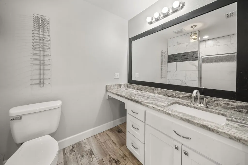 Single Family Residence For Sale in Van Zandt County , 510 Oklahoma Street, Van, Texas 75790, 5 Bedrooms, 3 Bathrooms, Garage spaces, 2,702 Sqft, built in 1997, Price $524,900, mls#21344665, Real Estate Agent in Van, Homes For Sale in Van Zandt county, Homes For Sale in Van, Realtor in Van Texas, Real Estate Brokerage Independent Realty Texas, Luminita Cordes Realtor