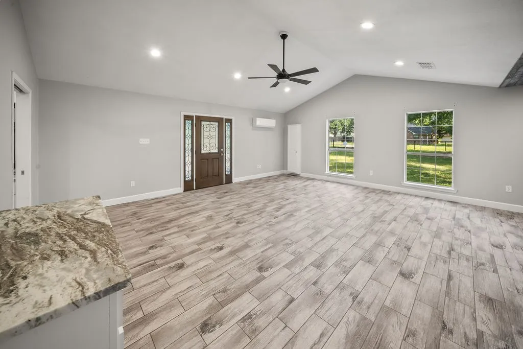 Single Family Residence For Sale in Van Zandt County , 510 Oklahoma Street, Van, Texas 75790, 5 Bedrooms, 3 Bathrooms, Garage spaces, 2,702 Sqft, built in 1997, Price $524,900, mls#21344665, Real Estate Agent in Van, Homes For Sale in Van Zandt county, Homes For Sale in Van, Realtor in Van Texas, Real Estate Brokerage Independent Realty Texas, Luminita Cordes Realtor