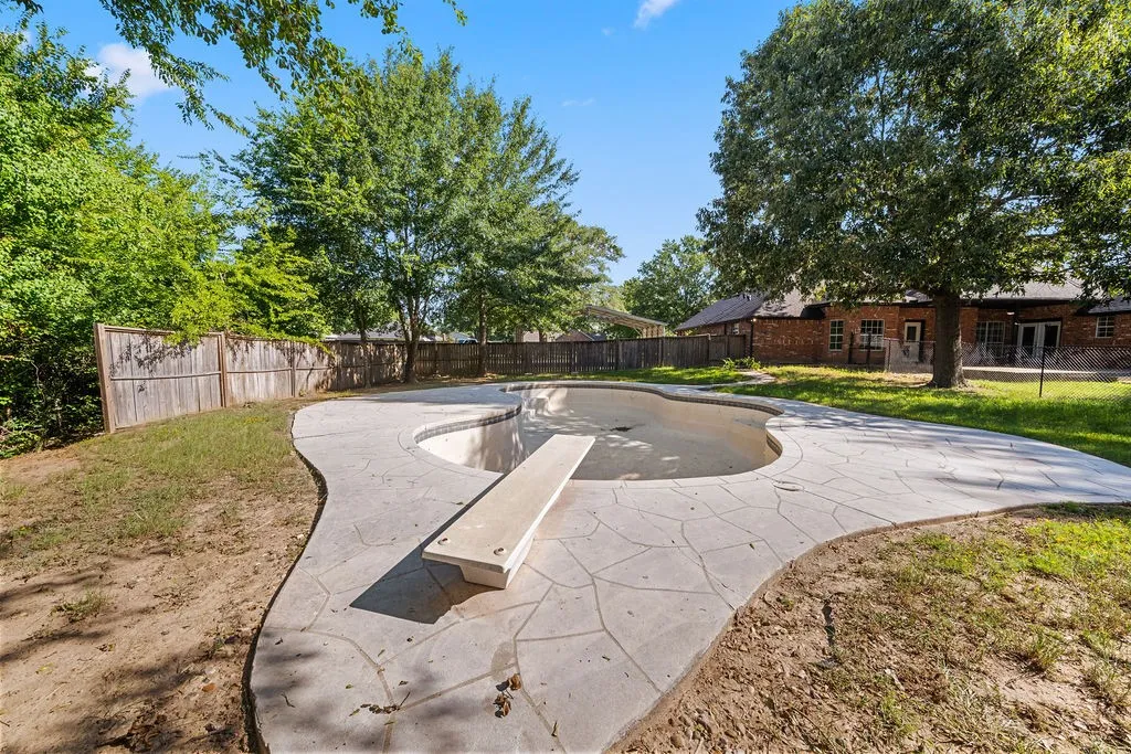 Single Family Residence For Sale in Van Zandt County , 510 Oklahoma Street, Van, Texas 75790, 5 Bedrooms, 3 Bathrooms, Garage spaces, 2,702 Sqft, built in 1997, Price $524,900, mls#21344665, Real Estate Agent in Van, Homes For Sale in Van Zandt county, Homes For Sale in Van, Realtor in Van Texas, Real Estate Brokerage Independent Realty Texas, Luminita Cordes Realtor