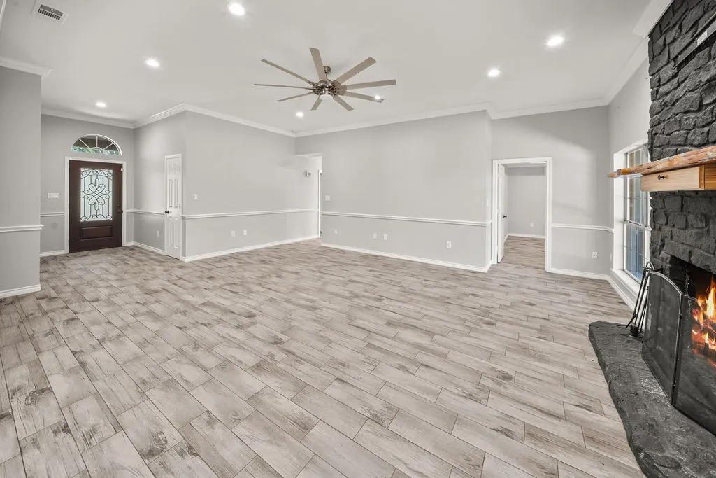 Single Family Residence For Sale in Van Zandt County , 510 Oklahoma Street, Van, Texas 75790, 5 Bedrooms, 3 Bathrooms, Garage spaces, 2,702 Sqft, built in 1997, Price $524,900, mls#21344665, Real Estate Agent in Van, Homes For Sale in Van Zandt county, Homes For Sale in Van, Realtor in Van Texas, Real Estate Brokerage Independent Realty Texas, Luminita Cordes Realtor