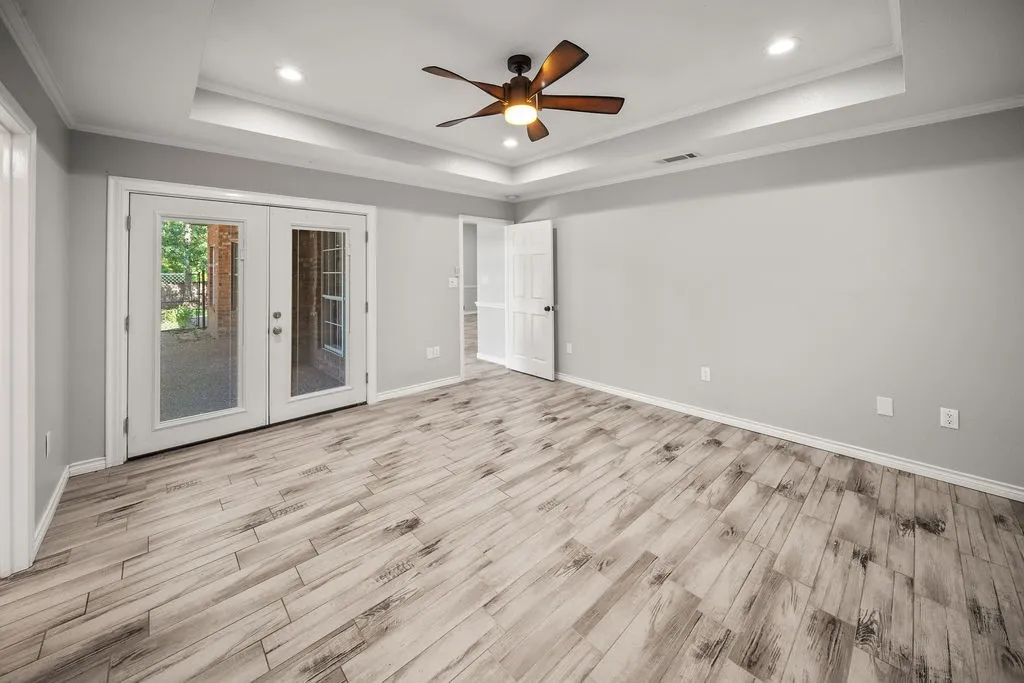 Single Family Residence For Sale in Van Zandt County , 510 Oklahoma Street, Van, Texas 75790, 5 Bedrooms, 3 Bathrooms, Garage spaces, 2,702 Sqft, built in 1997, Price $524,900, mls#21344665, Real Estate Agent in Van, Homes For Sale in Van Zandt county, Homes For Sale in Van, Realtor in Van Texas, Real Estate Brokerage Independent Realty Texas, Luminita Cordes Realtor