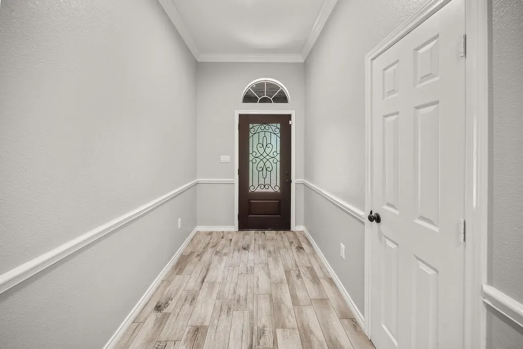 Single Family Residence For Sale in Van Zandt County , 510 Oklahoma Street, Van, Texas 75790, 5 Bedrooms, 3 Bathrooms, Garage spaces, 2,702 Sqft, built in 1997, Price $524,900, mls#21344665, Real Estate Agent in Van, Homes For Sale in Van Zandt county, Homes For Sale in Van, Realtor in Van Texas, Real Estate Brokerage Independent Realty Texas, Luminita Cordes Realtor