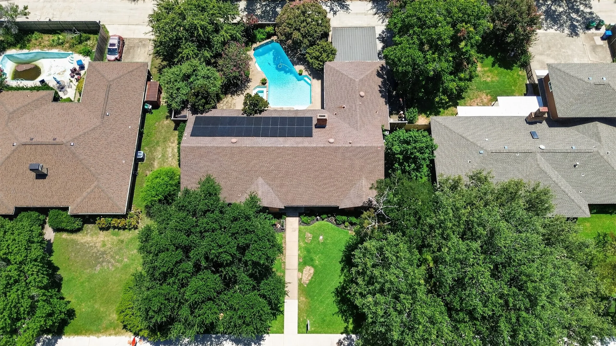 Single Family Residence For Sale in Dallas County , 1810 S Crest, Carrollton, Texas 75006, 4 Bedroom, 4 Bathroom, Garage spaces, 2,818 Sqft, built in 1965, mls#21344492, Real Estate Agent in Carrollton, Homes For Sale in Dallas county, Homes For Sale in Carrollton, Realtor in Carrollton Texas, Real Estate Brokerage Independent Realty Texas, Luminita Cordes Realtor