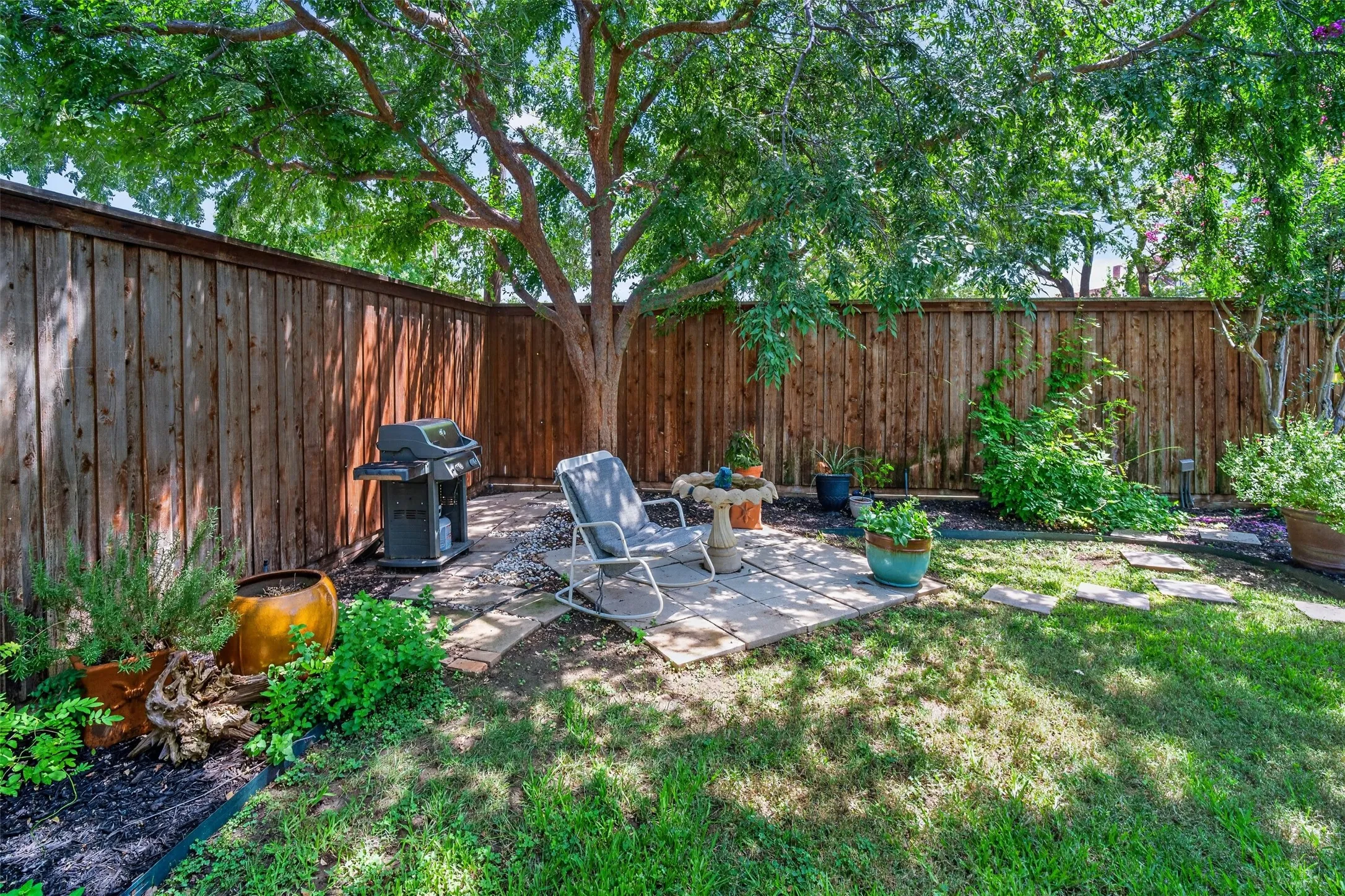 Single Family Residence For Sale in Dallas County , 1810 S Crest, Carrollton, Texas 75006, 4 Bedroom, 4 Bathroom, Garage spaces, 2,818 Sqft, built in 1965, mls#21344492, Real Estate Agent in Carrollton, Homes For Sale in Dallas county, Homes For Sale in Carrollton, Realtor in Carrollton Texas, Real Estate Brokerage Independent Realty Texas, Luminita Cordes Realtor