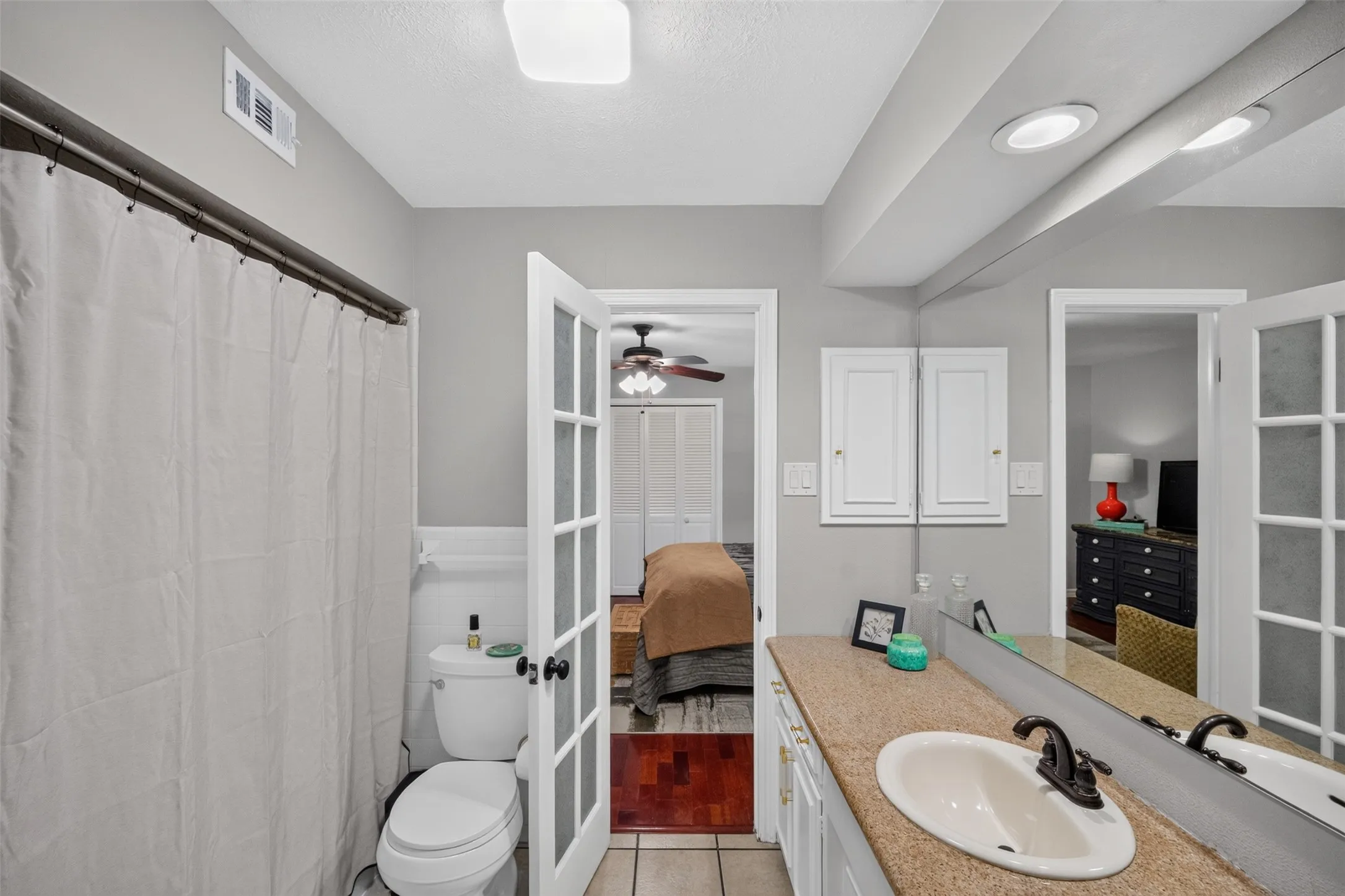 Single Family Residence For Sale in Dallas County , 1810 S Crest, Carrollton, Texas 75006, 4 Bedroom, 4 Bathroom, Garage spaces, 2,818 Sqft, built in 1965, mls#21344492, Real Estate Agent in Carrollton, Homes For Sale in Dallas county, Homes For Sale in Carrollton, Realtor in Carrollton Texas, Real Estate Brokerage Independent Realty Texas, Luminita Cordes Realtor