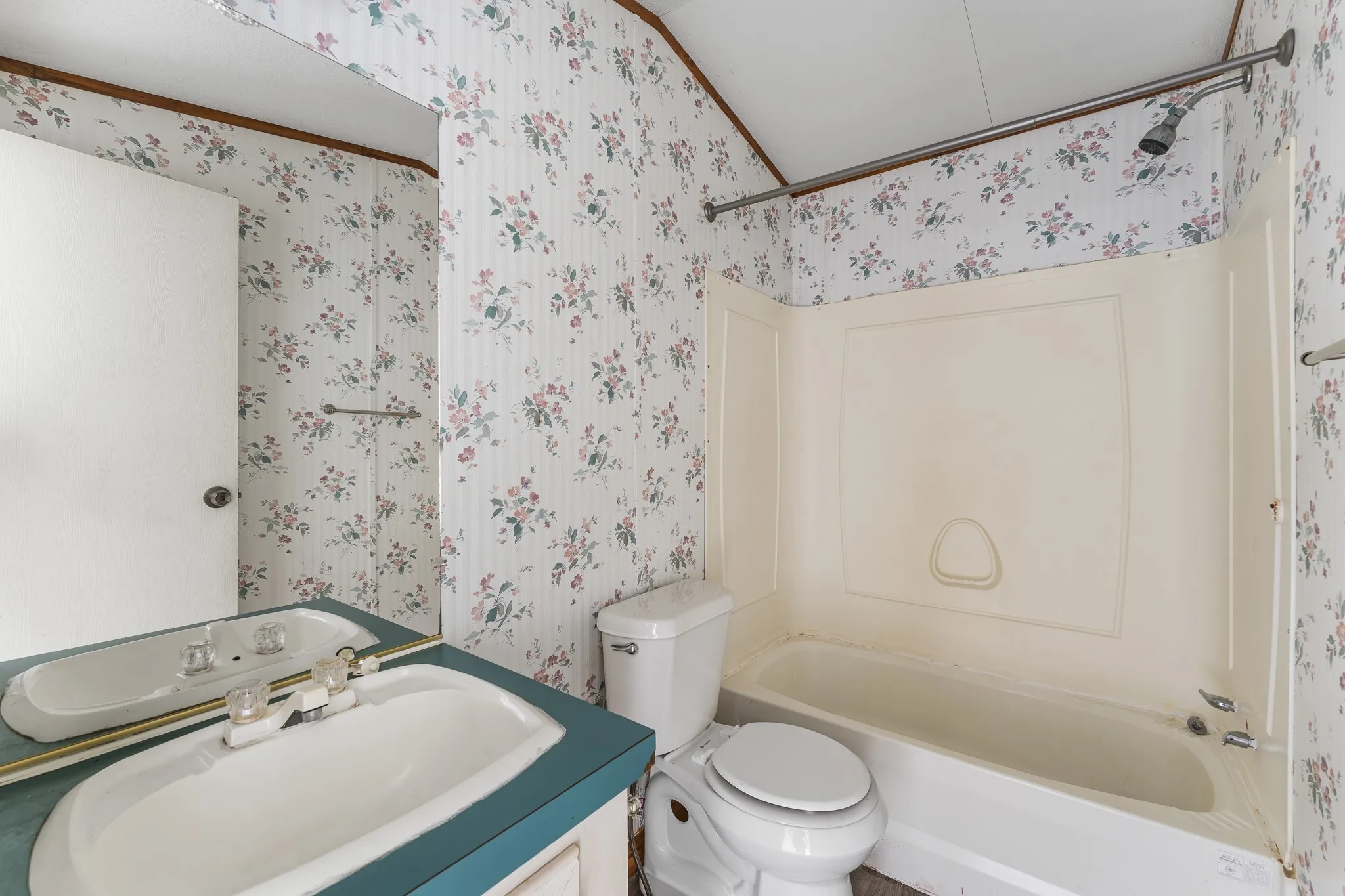 Single Family Residence For Sale in Hunt County , 8726 County Road 2580, Royse City, Texas 75189, 6 Bedroom, 3 Bathroom, Garage spaces, 2,583 Sqft, built in 1992, mls#21344661, Real Estate Agent in Royse City, Homes For Sale in Hunt county, Homes For Sale in Royse City, Realtor in Royse City Texas, Real Estate Brokerage Independent Realty Texas, Luminita Cordes Realtor